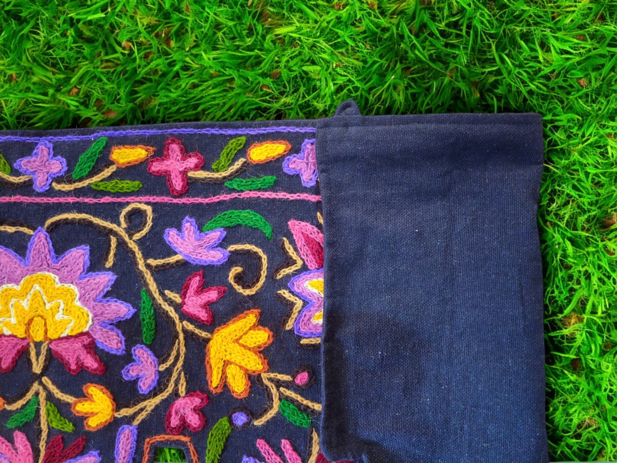 Cenefa de puerta Toran de Cachemira 39" bordada a mano con flores de algodón y lana, bordado Crewel