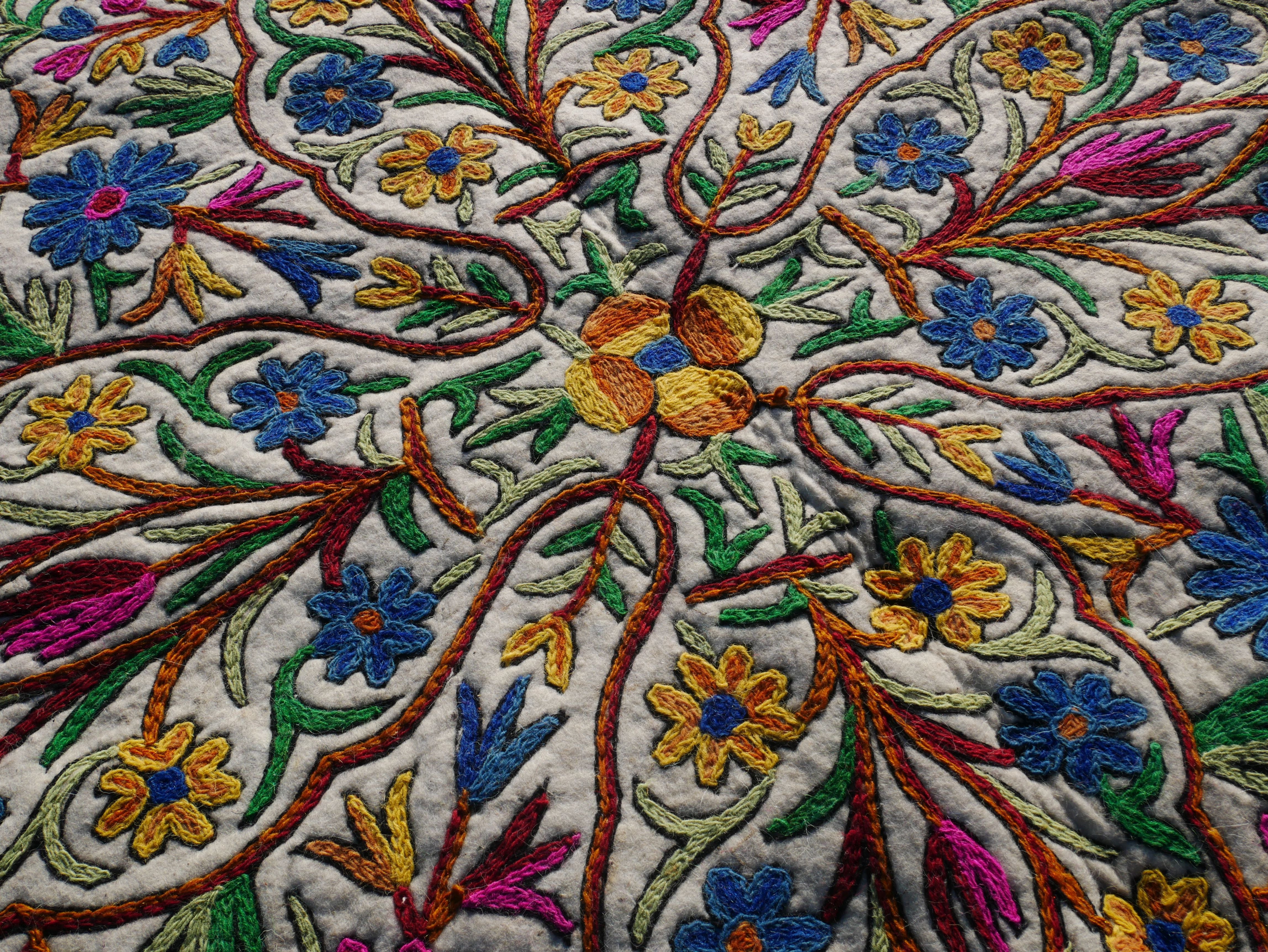 Alfombra Redonda de Lana de 1,5 m "Namda" | Bordado de Cachemira Hecho a Mano | Alfombra Boho Acogedora