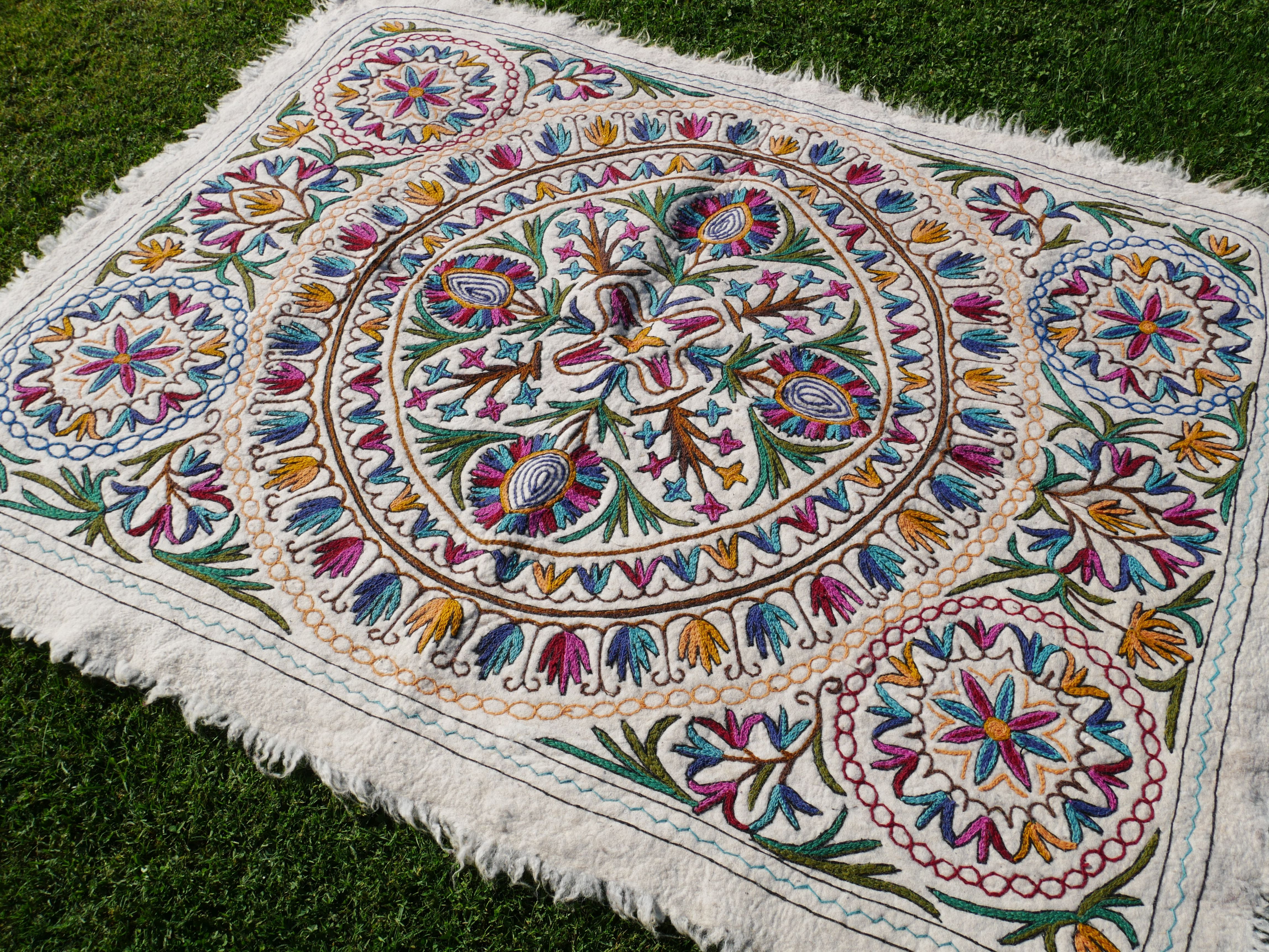 Hand-Felted 7x5 Flower Wool Rug "Namda" from Kashmir - Unique Floral Embroidery on Sheep Wool Felt Base - Boho Decor for Cozy Floors and Hippie Homes - The Shanti Home