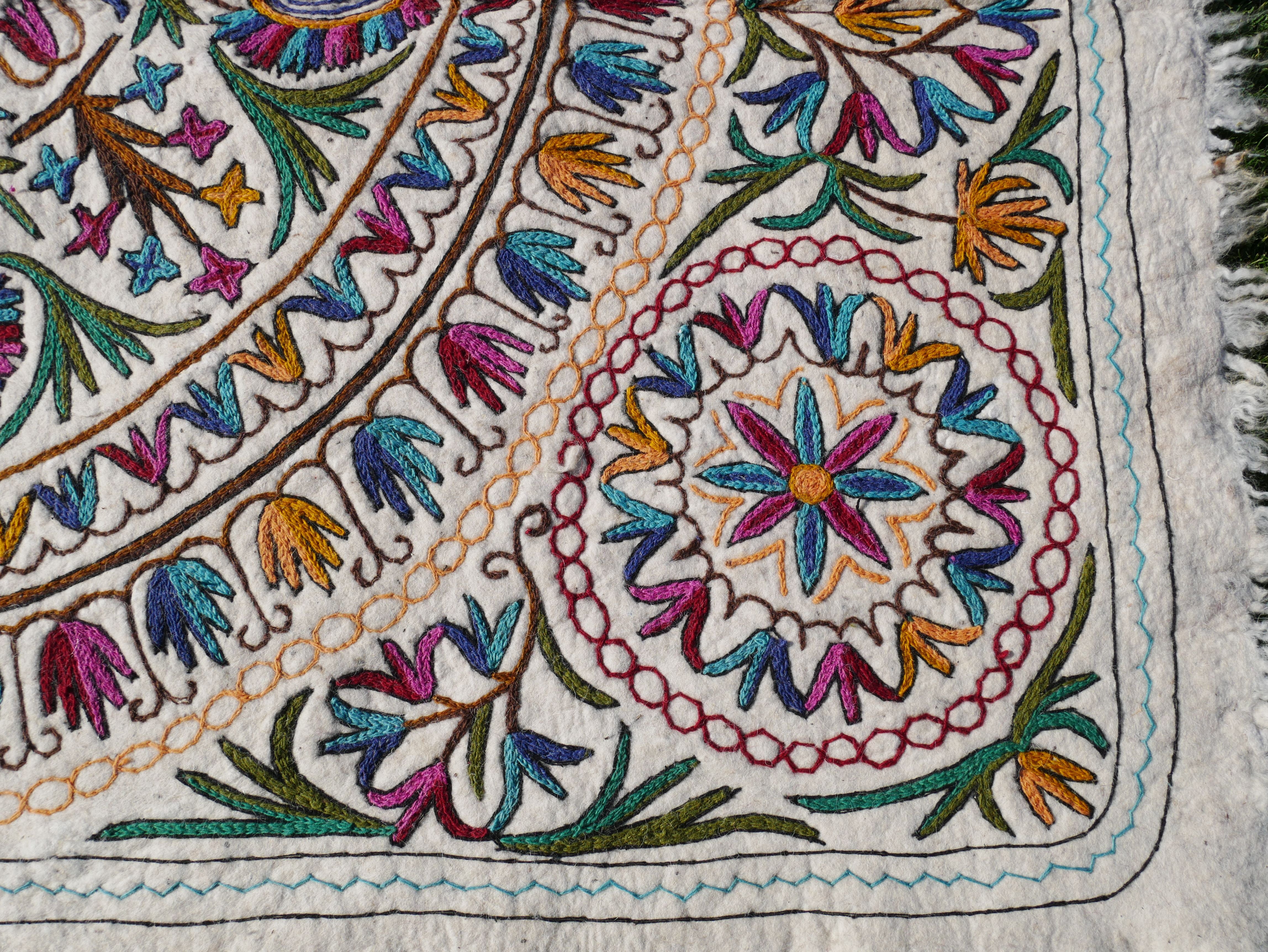 Hand-Felted 7x5 Flower Wool Rug "Namda" from Kashmir - Unique Floral Embroidery on Sheep Wool Felt Base - Boho Decor for Cozy Floors and Hippie Homes - The Shanti Home