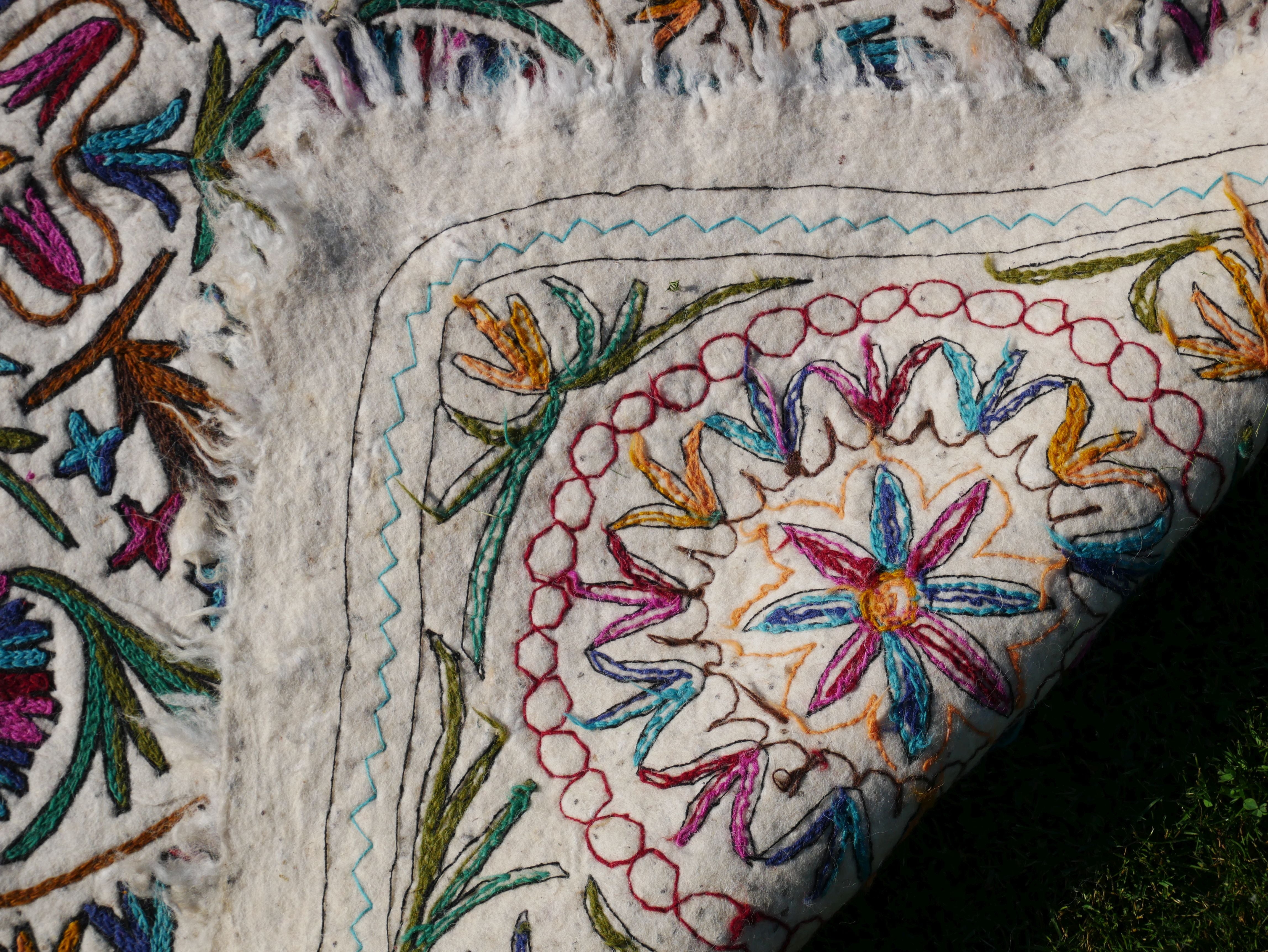 Hand-Felted 7x5 Flower Wool Rug "Namda" from Kashmir - Unique Floral Embroidery on Sheep Wool Felt Base - Boho Decor for Cozy Floors and Hippie Homes - The Shanti Home