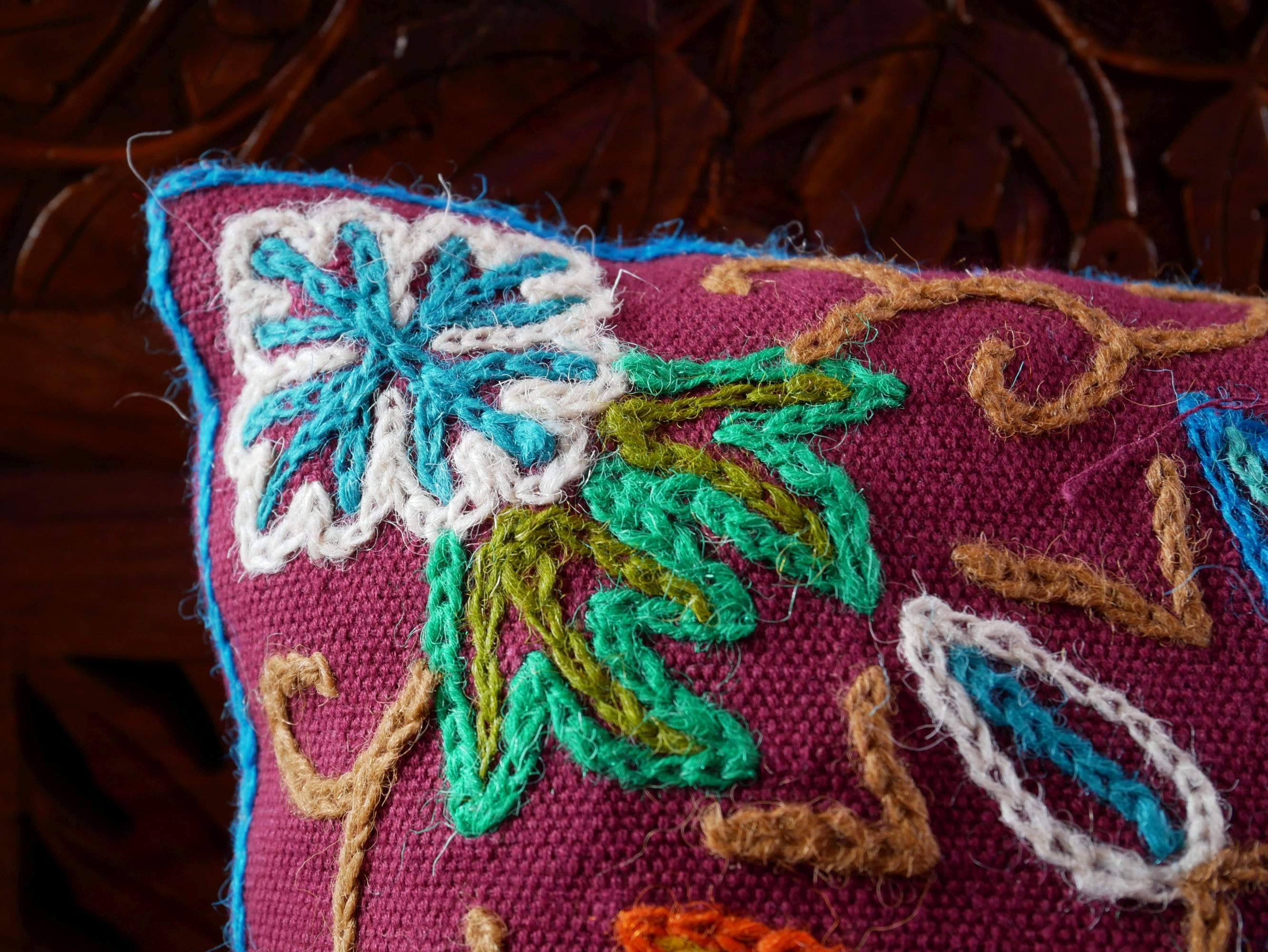 Fundas de almohada coloridas de Crewel de Cachemira: Hechas a mano por artesanos 16x16 pulgadas