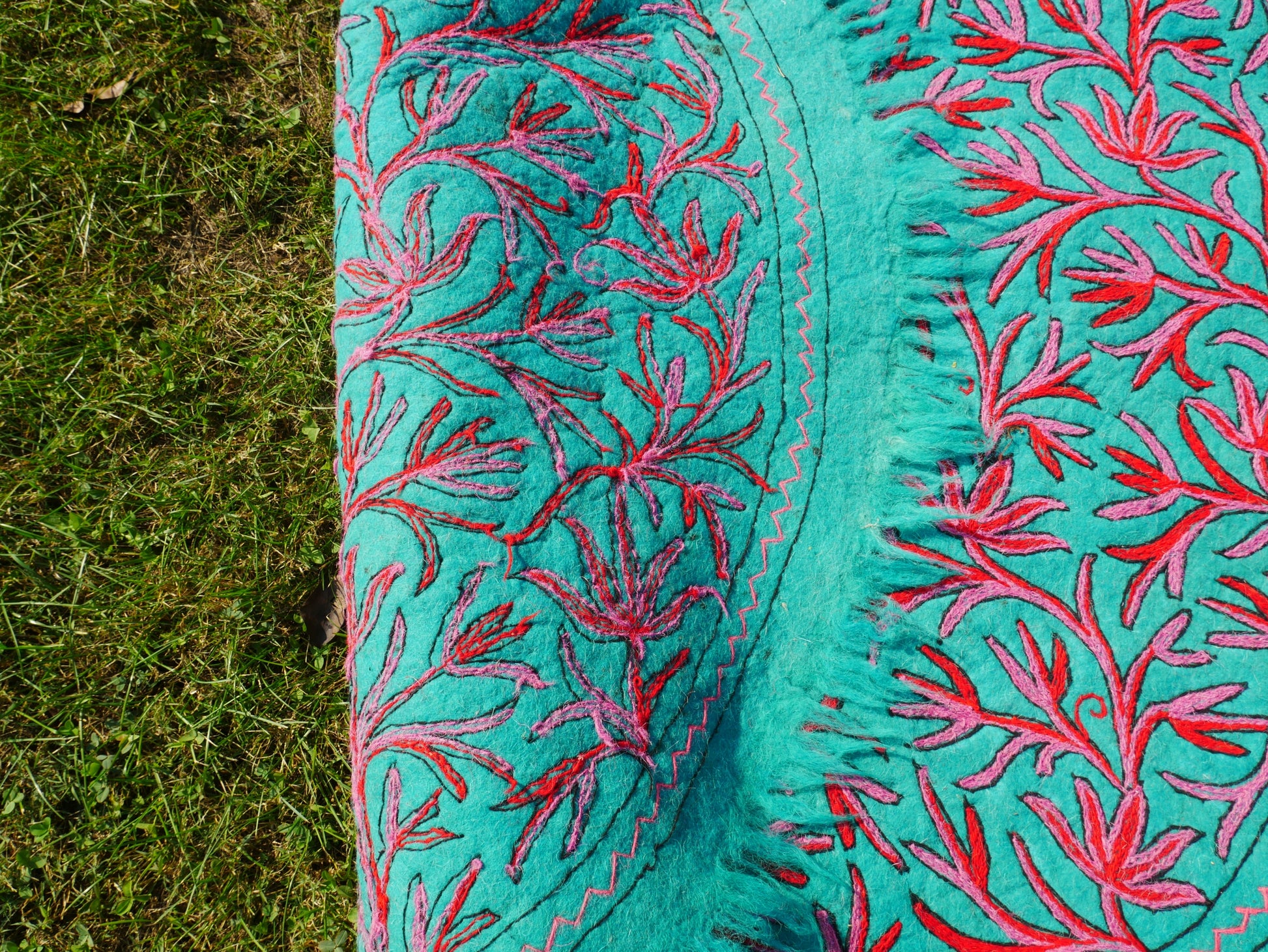 Kashmiri Namda rug 5ft - Mandala wool rug - boho area rug handfelted and embroidered - The Shanti Home