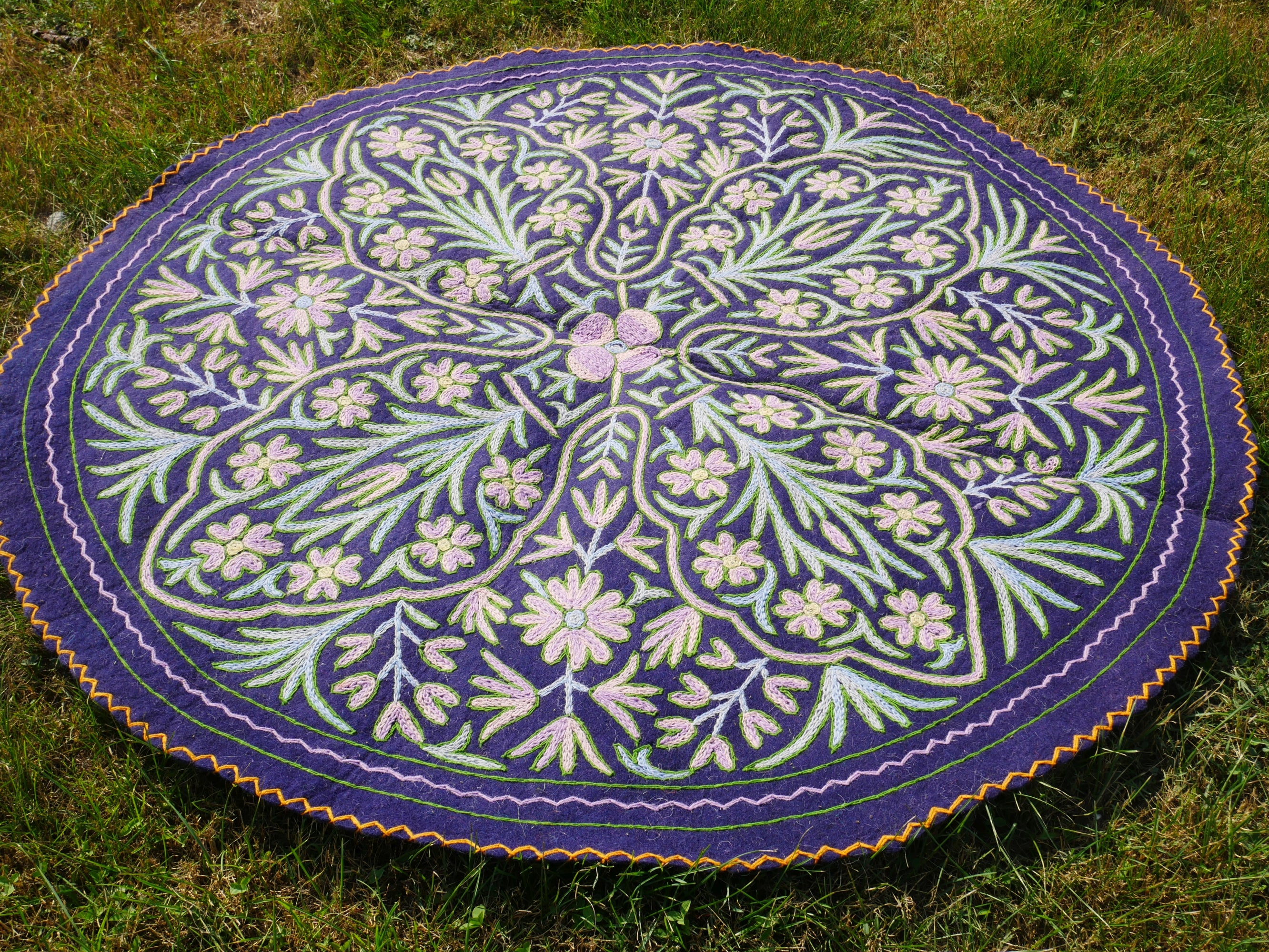 Kashmiri Namda rug 5ft - Mandala wool rug - boho area rug handfelted and embroidered