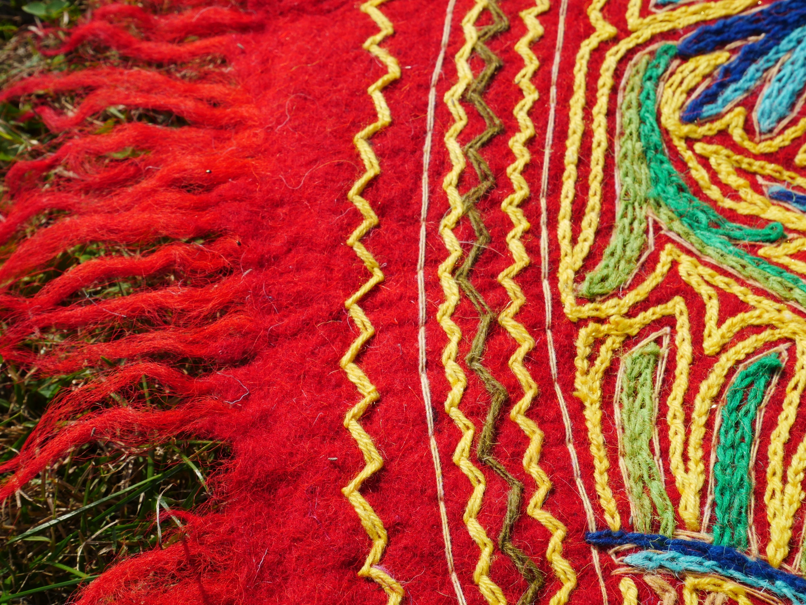 Alfombra Namda Artesanal de 5 pies | Lana Fieltrada a Mano y Bordada | Alfombra Redonda Boho de Cachemira