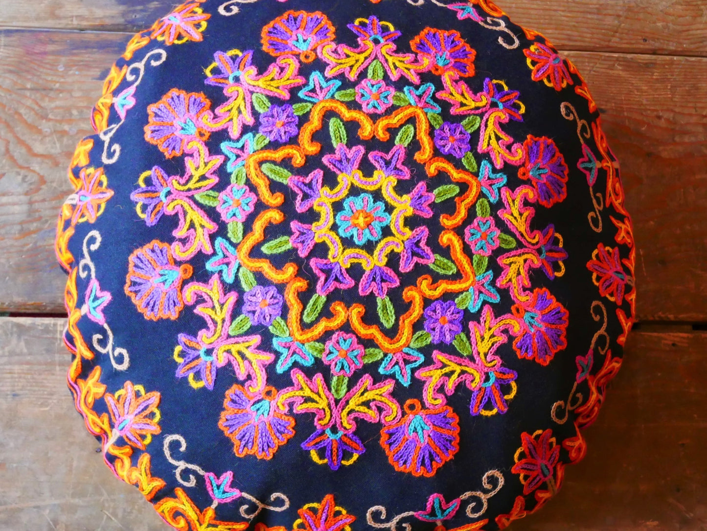Kashmiri floor pillow "Shanti" | large meditation cushion - hand embroidered - cotton and wool