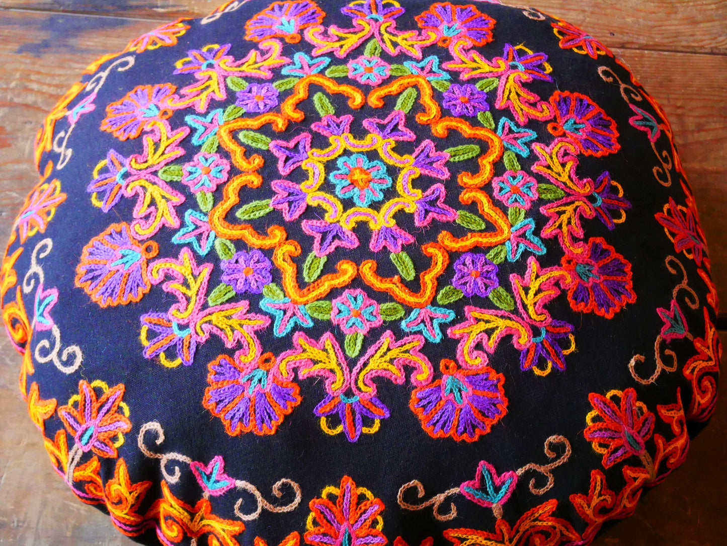 Kashmiri floor pillow "Shanti" | large meditation cushion - hand embroidered - cotton and wool