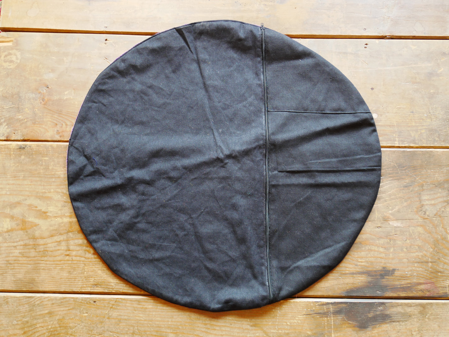 Kashmiri floor pillow "Shanti" | large meditation cushion - hand embroidered - cotton and wool - The Shanti Home