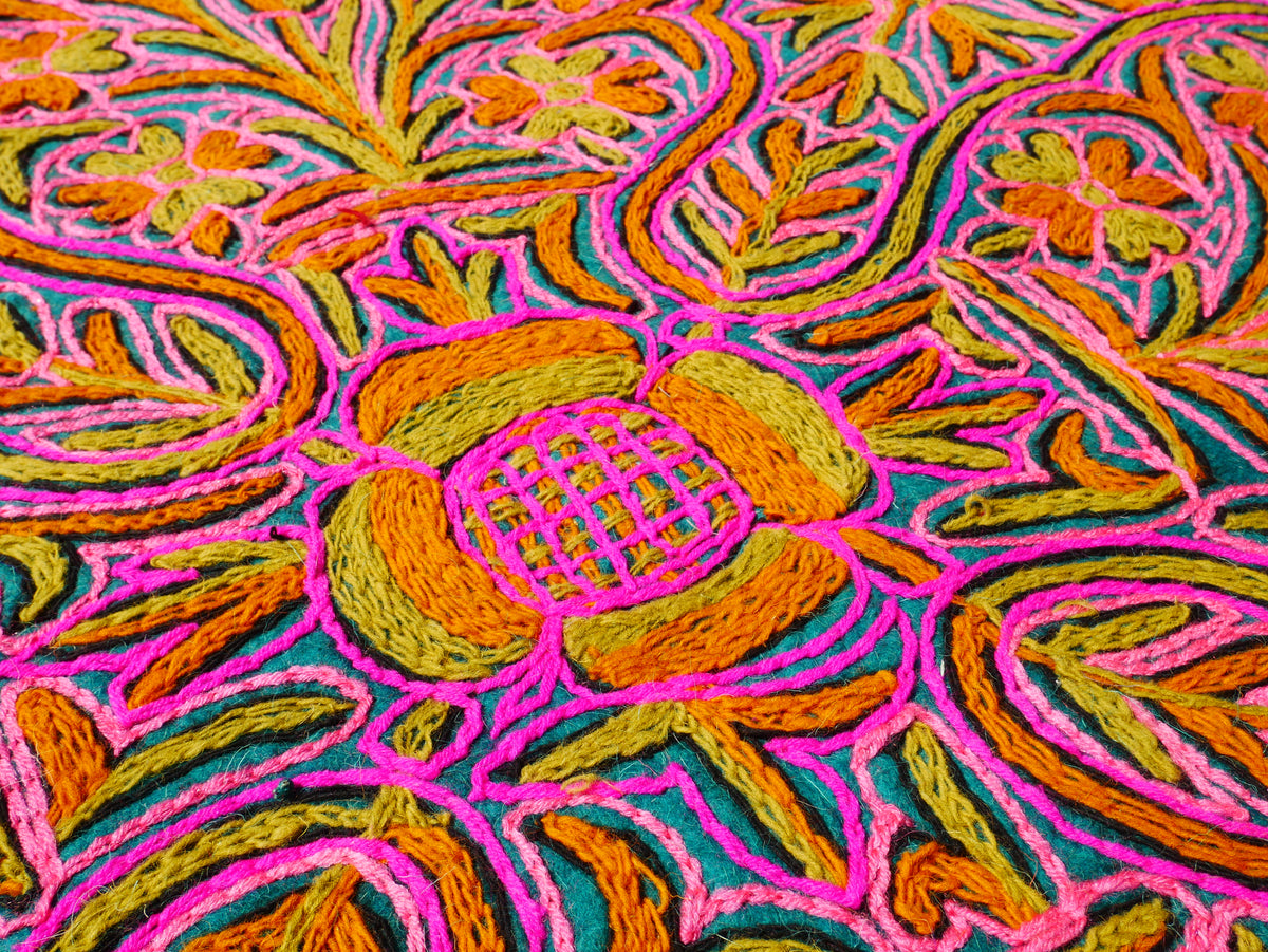 5ft Flower Namda - boho wool rug | hand felted and embroidered - Kashmiri area rug - Round wool rug