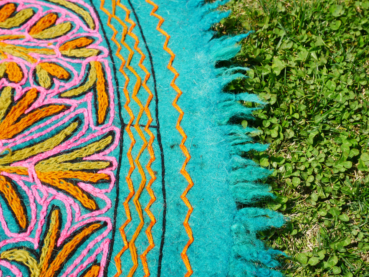 5ft Flower Namda - boho wool rug | hand felted and embroidered - Kashmiri area rug - Round wool rug
