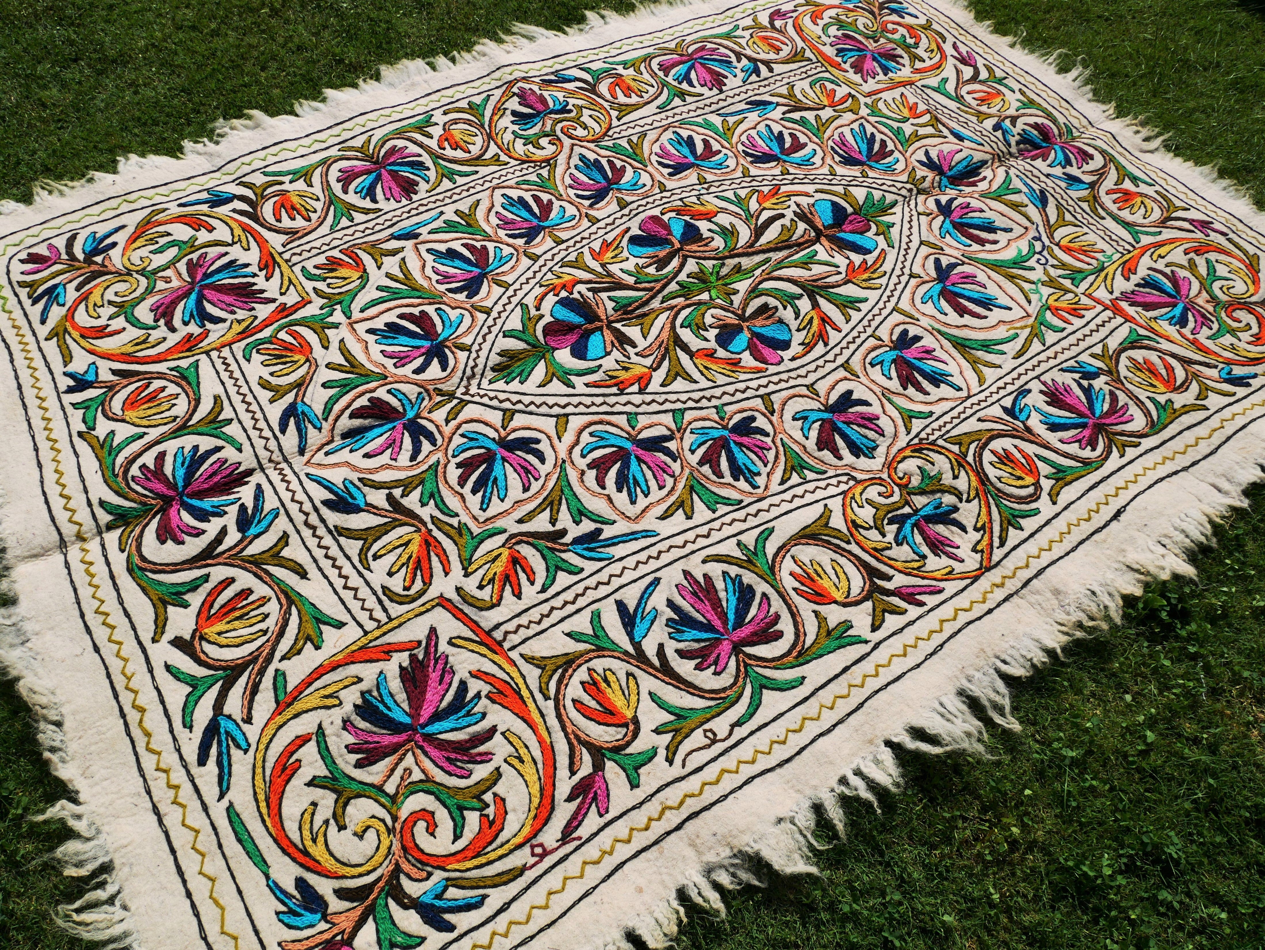 Hand-Felted 7x5 Wool Rug "Namda" from Kashmir - Unique Floral Embroidery on Sheep Wool Felt Base - Boho Decor for Cozy Floors and Artful Corners - The Shanti Home