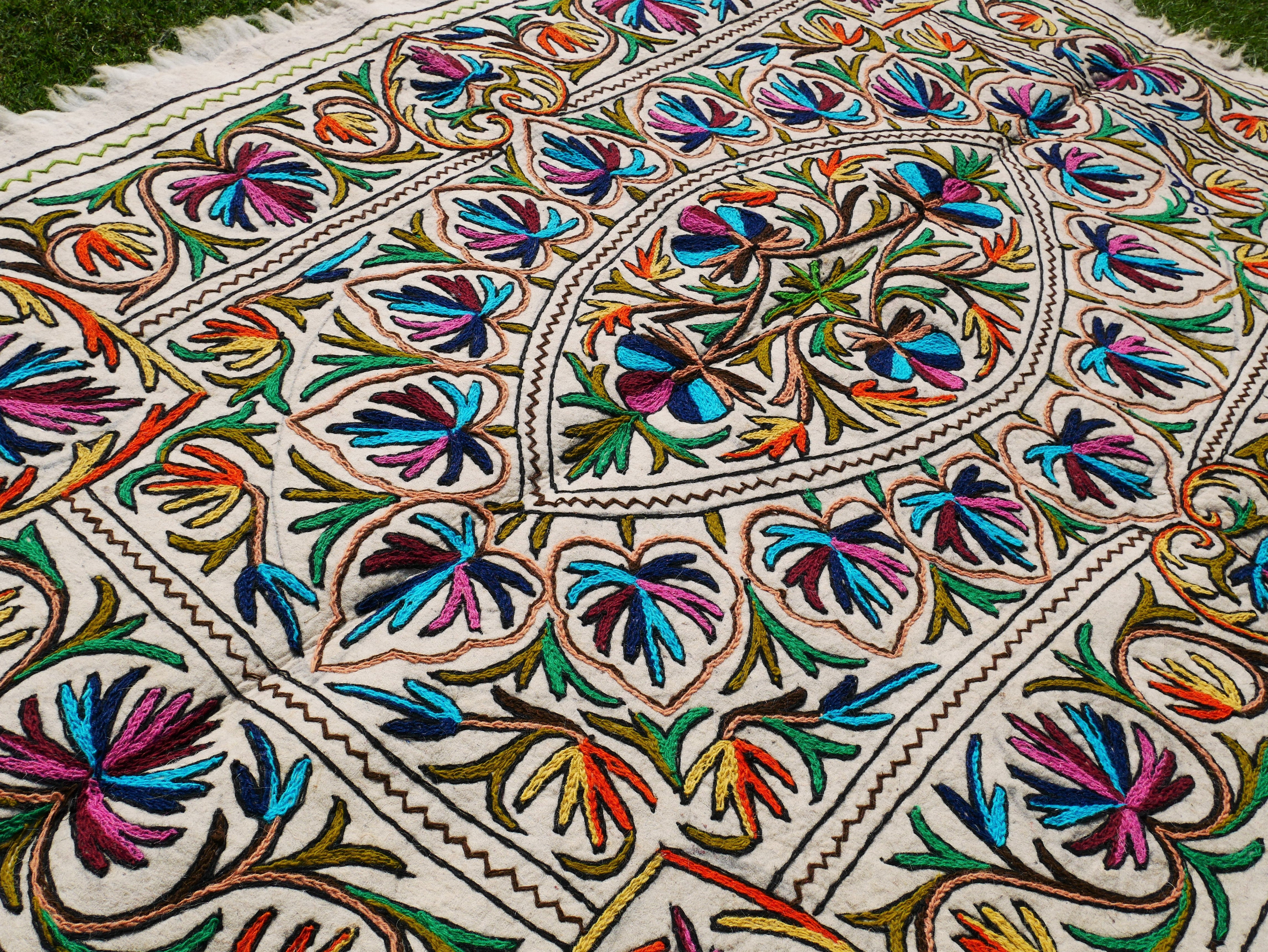 Hand-Felted 7x5 Wool Rug "Namda" from Kashmir - Unique Floral Embroidery on Sheep Wool Felt Base - Boho Decor for Cozy Floors and Artful Corners - The Shanti Home