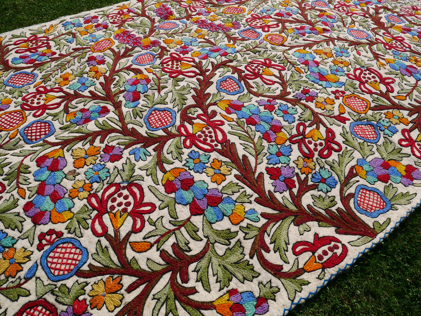 Kashmiri wool rug - Large floral rug 6x10' hand felted Namda | boho area rug - Indian floor rug | traditional embroidery | bohemian bedroom - The Shanti Home