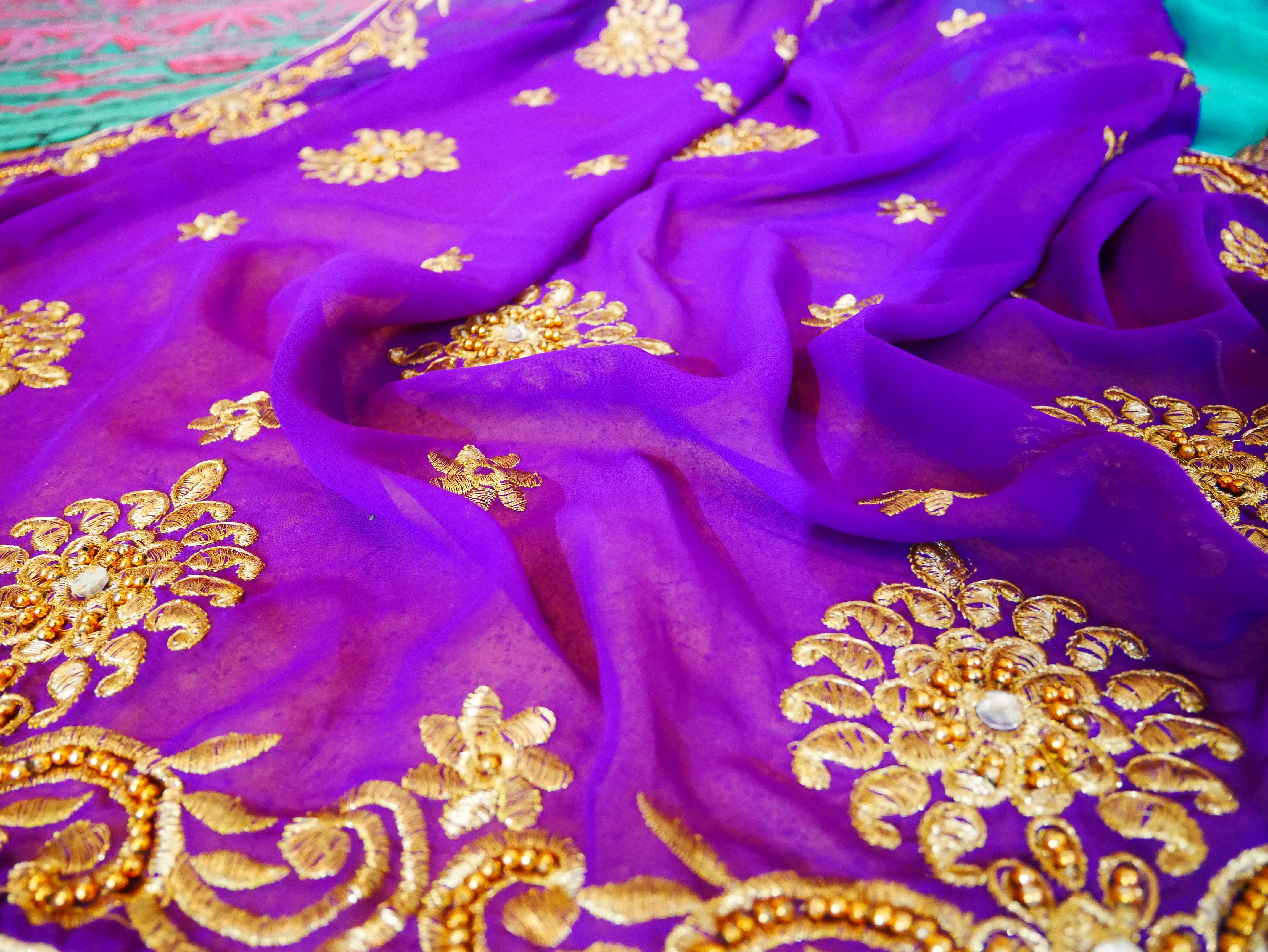 Dosel de cama de princesa - dosel de sari hecho a medida con varillas de madera de nogal hechas a mano | cortinas de cama - espacio de meditación