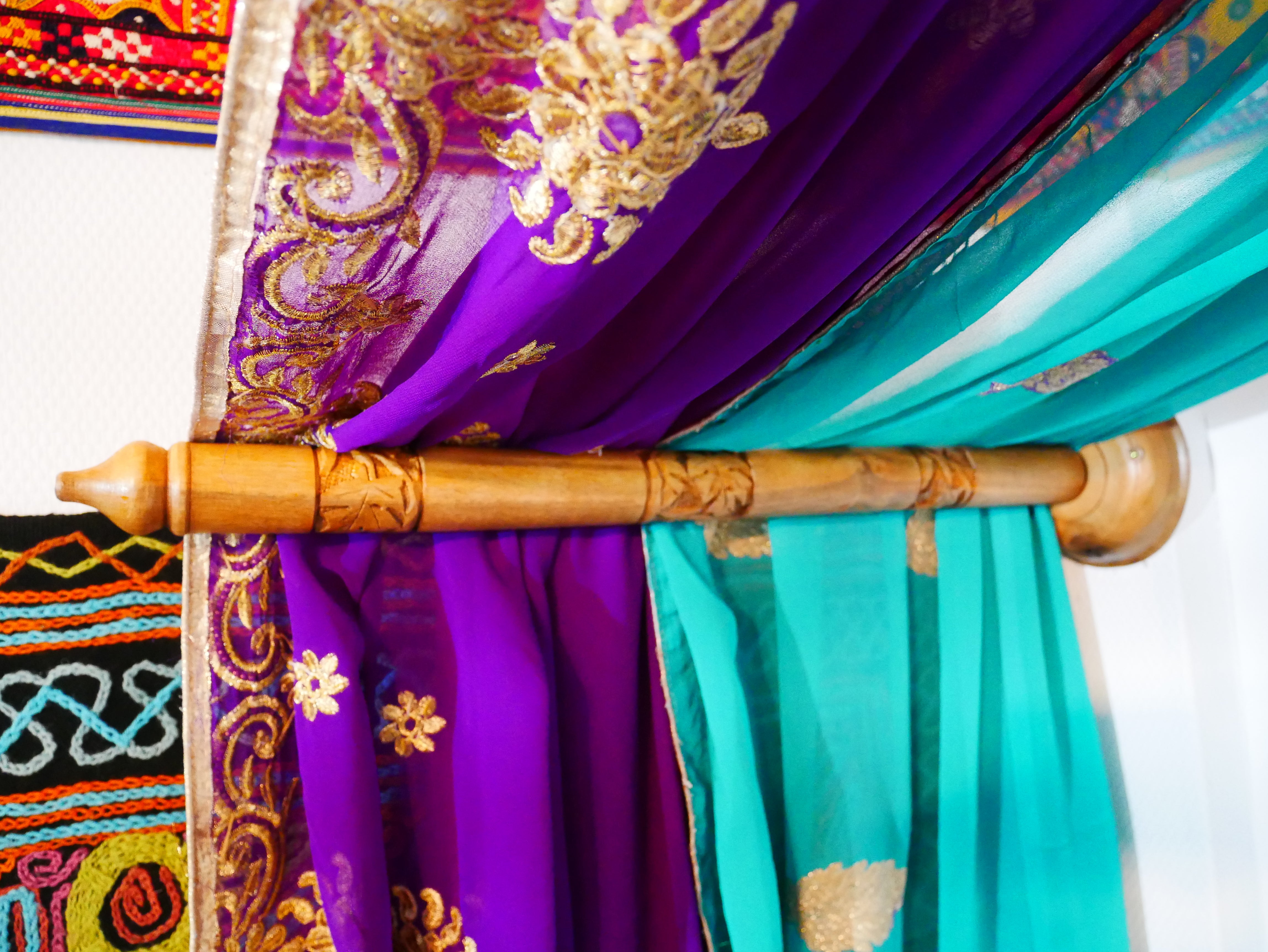 Dosel de cama de princesa - dosel de sari hecho a medida con varillas de madera de nogal hechas a mano | cortinas de cama - espacio de meditación