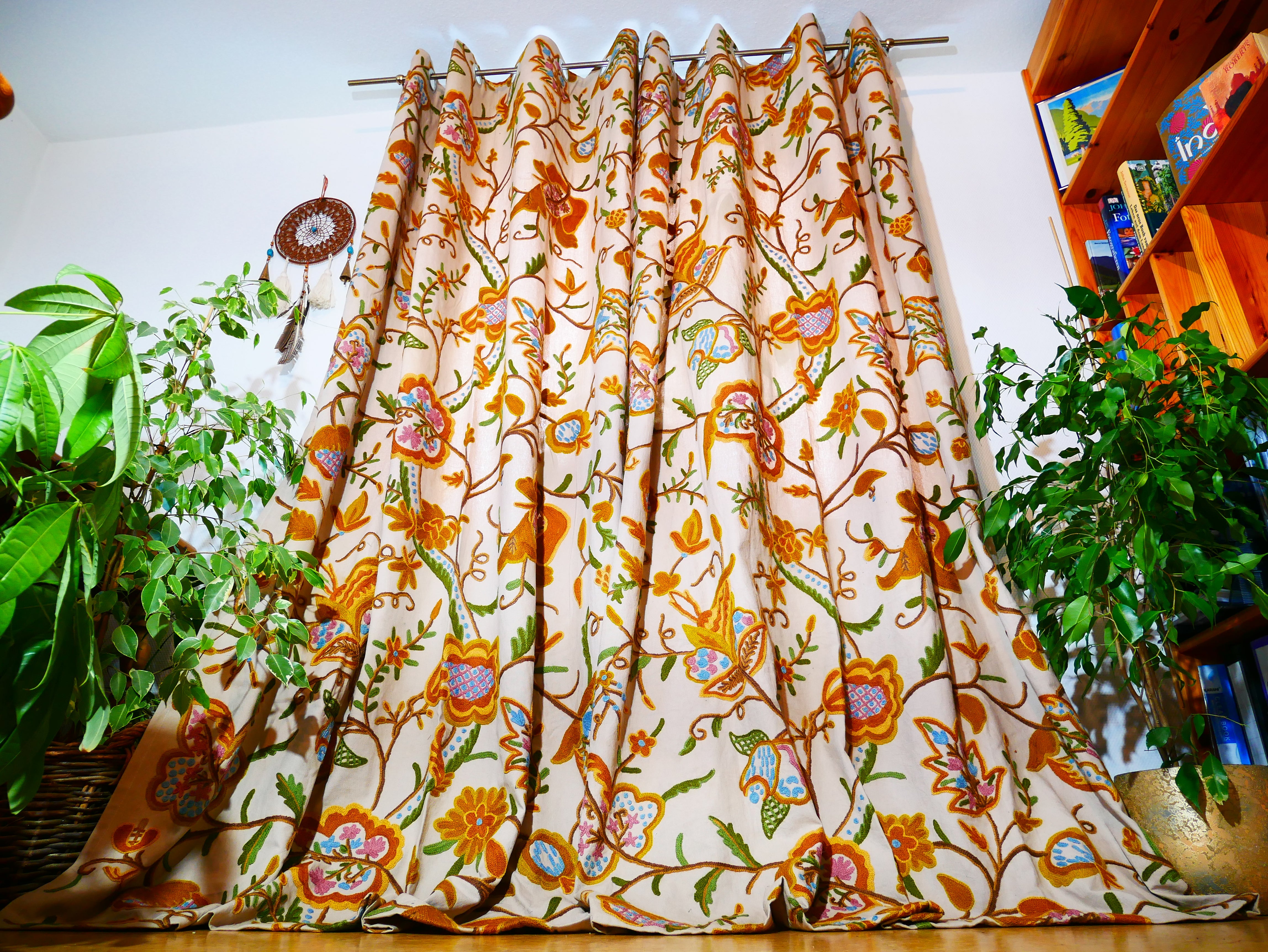 Amazing Embroidery curtain - Hand embroidered Flower curtains - Kashmiri cotton and wool bedroom curtain- Boho Blackout curtain (Kopie) - The Shanti Home