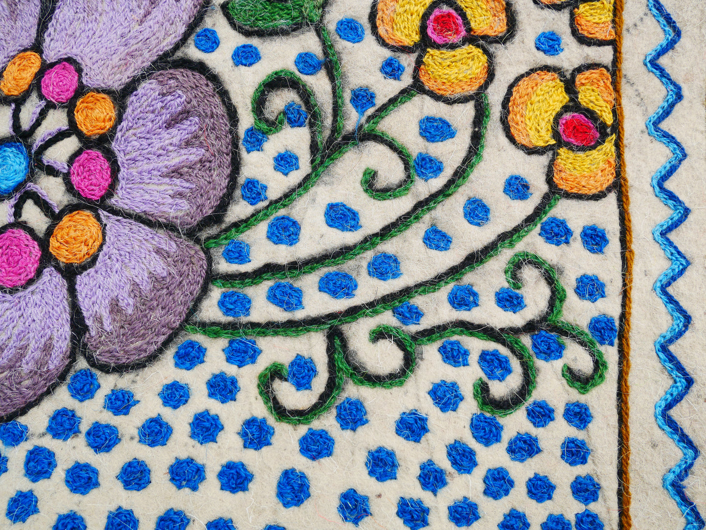 Felted wool rug "Himalayan flower" | colorful area rug "Namda" from Kashmir | floral embroidery on white 6x4 ' felt rug | bohemian - boho - The Shanti Home