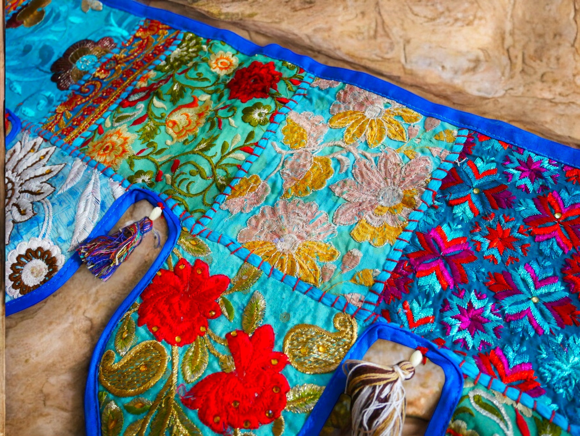 Extra large Toran 6,5ft Indian window valance - door hanging - Hippie wall decor