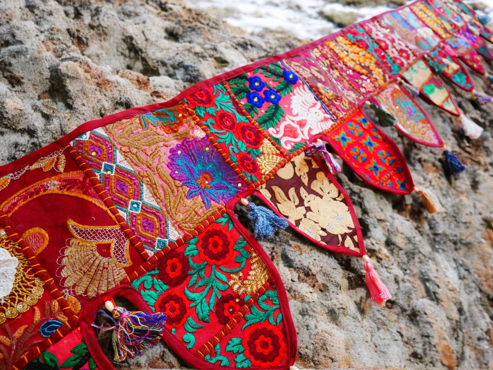 Extra large Toran 6,5ft Indian window valance - door hanging - Hippie wall decor