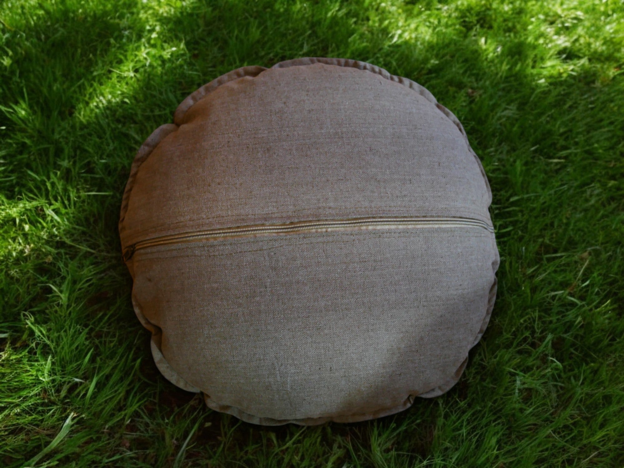 Kashmiri Bodenkissen "Shanti" runder Bodenkissenbezug | großes Meditationskissen - handbestickt - Kissenbezug