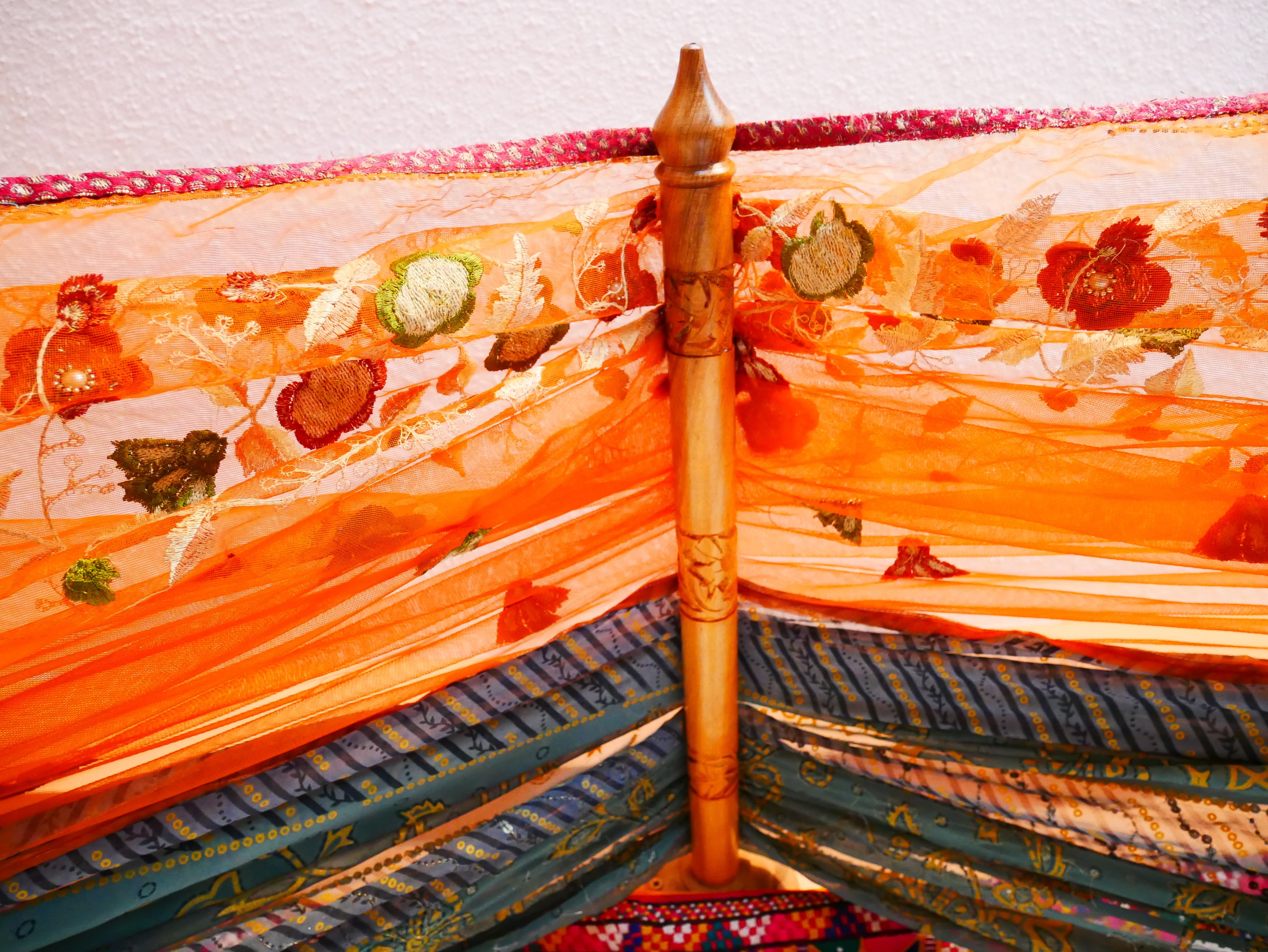 Dosel de cama de princesa - dosel de sari hecho a medida con varillas de madera de nogal hechas a mano | cortinas de cama - espacio de meditación