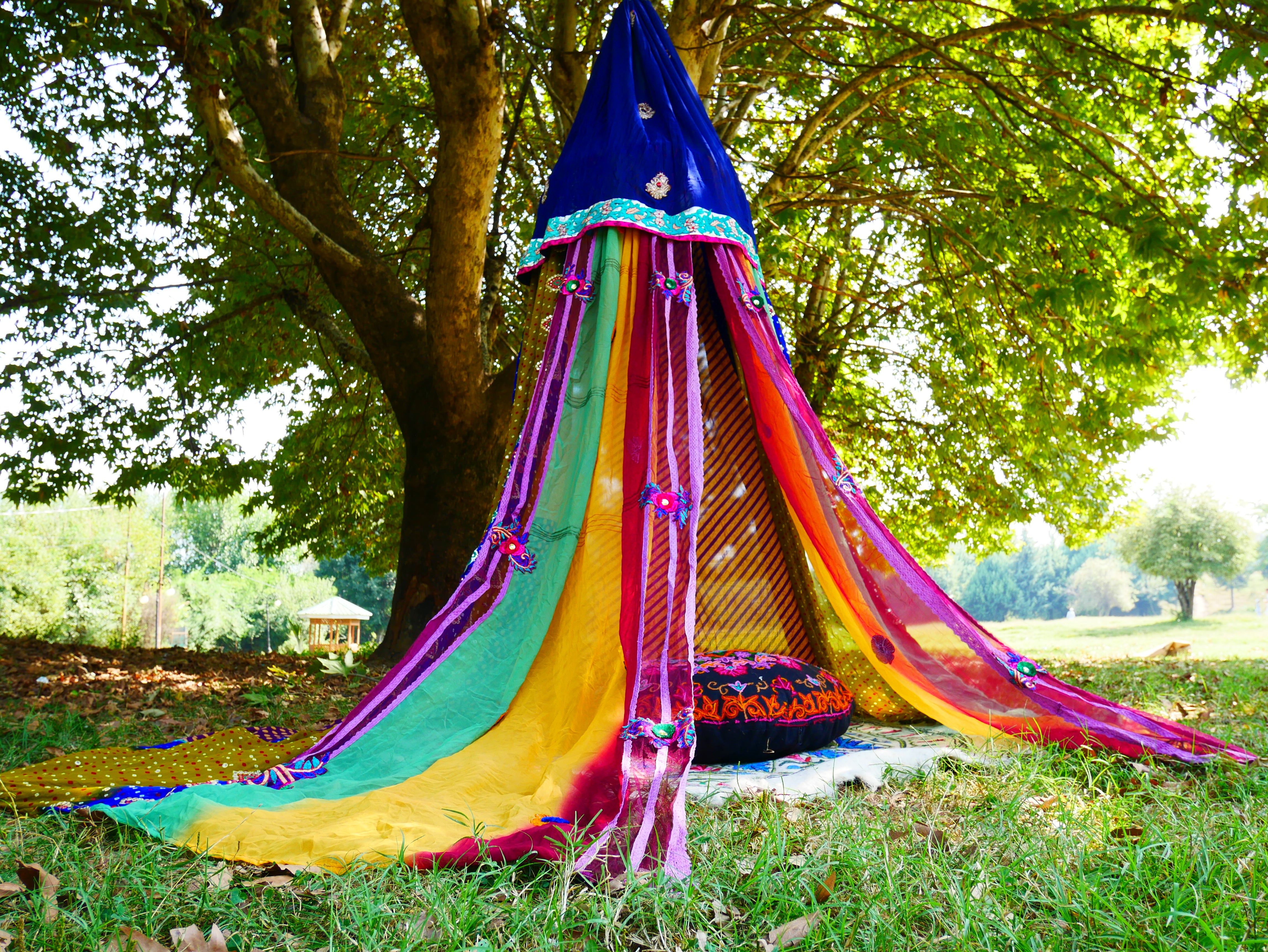Boho canopy Saree tent - bed canopy | hippie decor - Shanti baldachin for Meditation Spaces Kids play tent