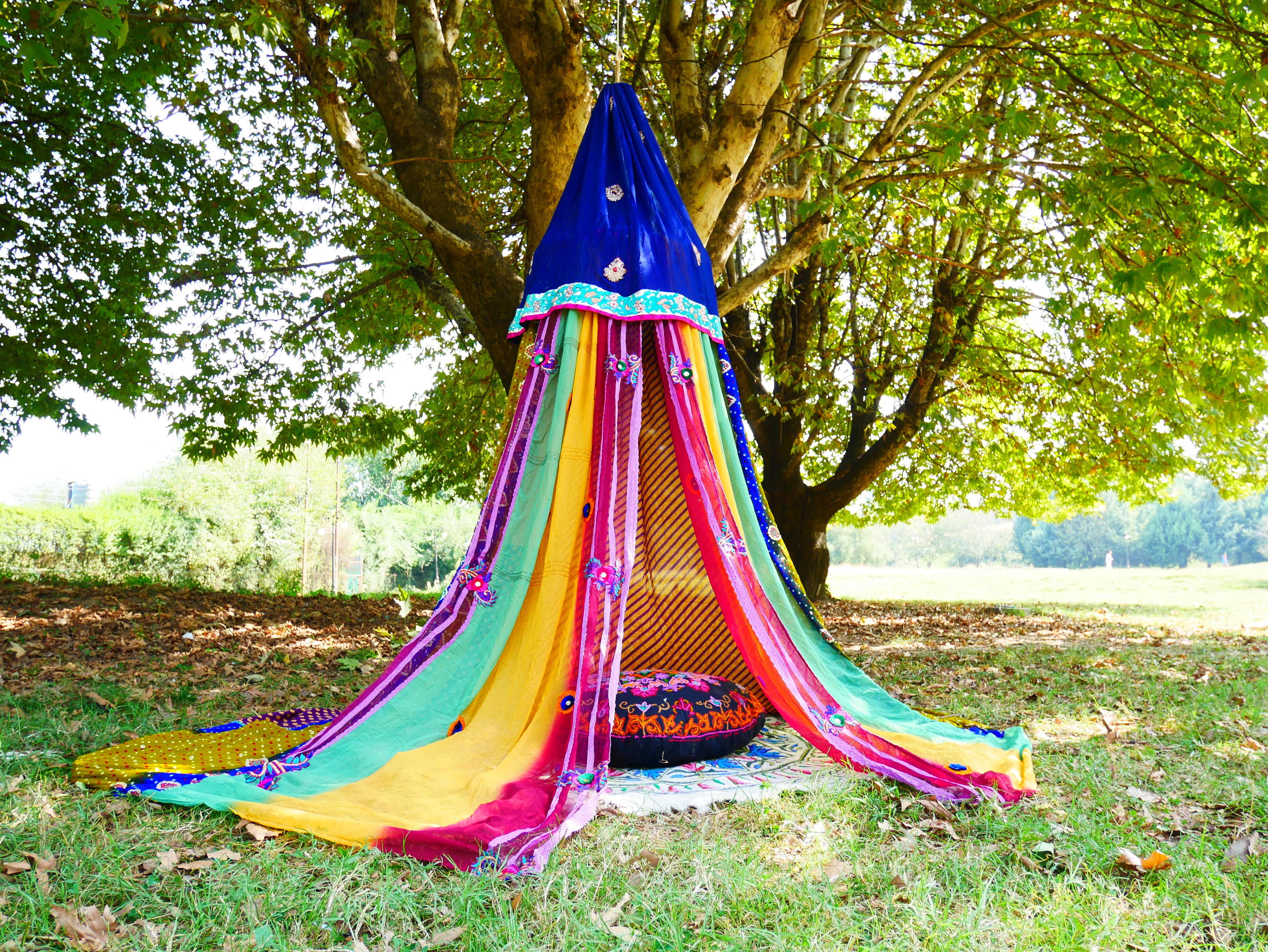 Boho canopy Saree tent - bed canopy | hippie decor - Shanti baldachin for Meditation Spaces Kids play tent