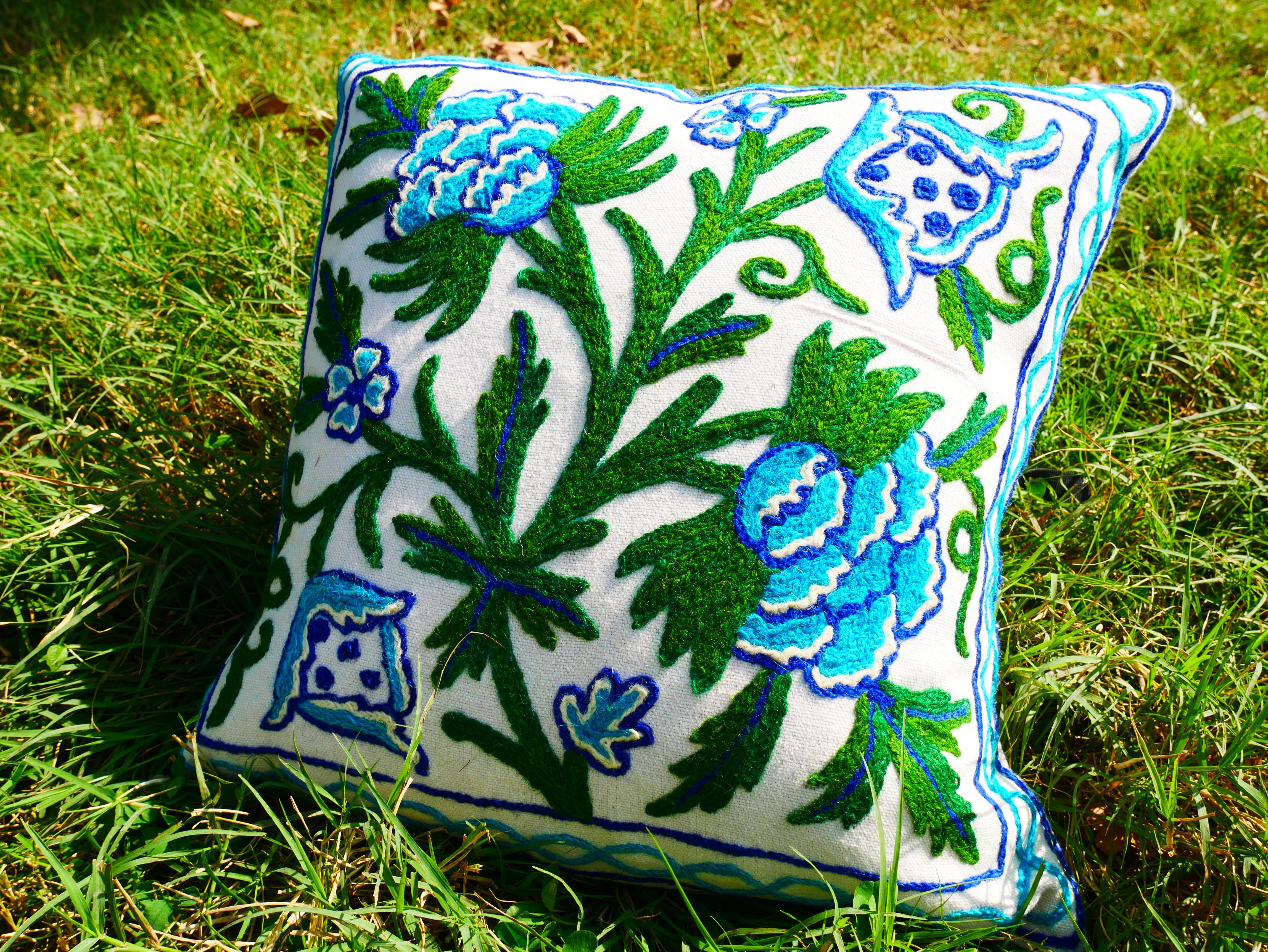 Kashmiri Embroidery pillow "Duanz Dar" Crewel Pillow Covers: Handcrafted by Artisans 16x16 inches