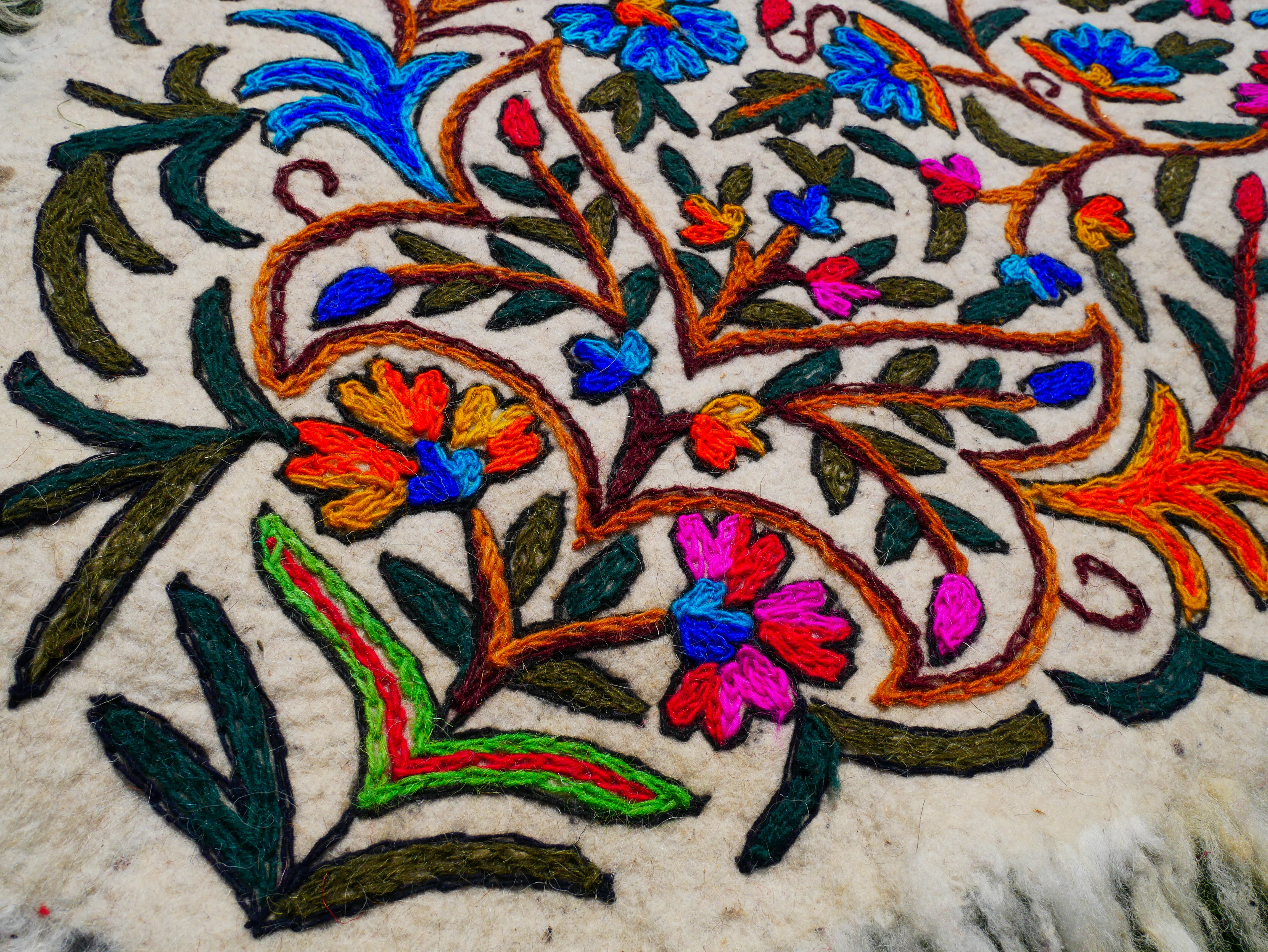 Alfombra artesanal de Cachemira, Namda afieltrado a mano de Cachemira | Alfombra de área bohemia bordada floral