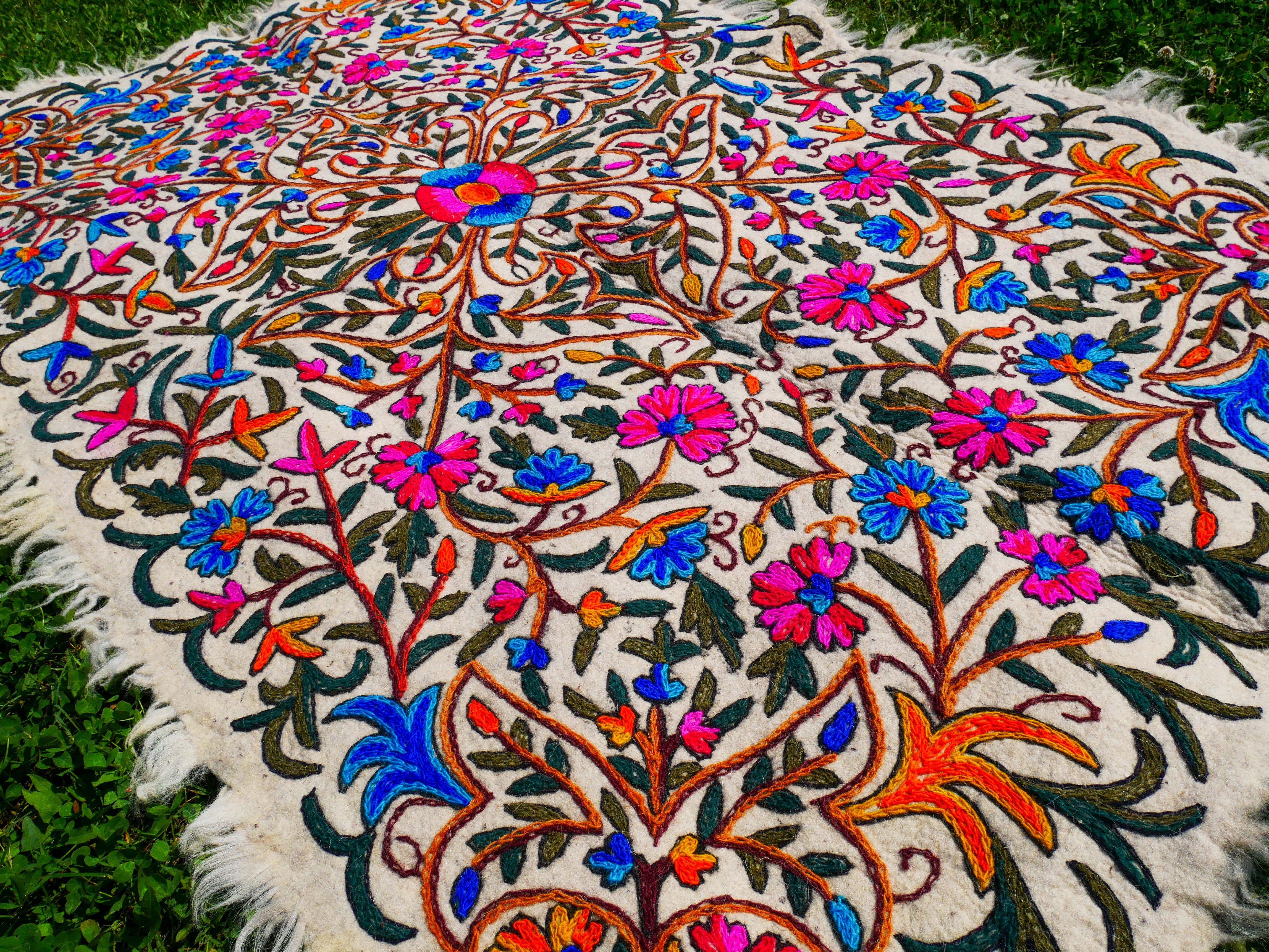 Alfombra artesanal de Cachemira, Namda afieltrado a mano de Cachemira | Alfombra de área bohemia bordada floral