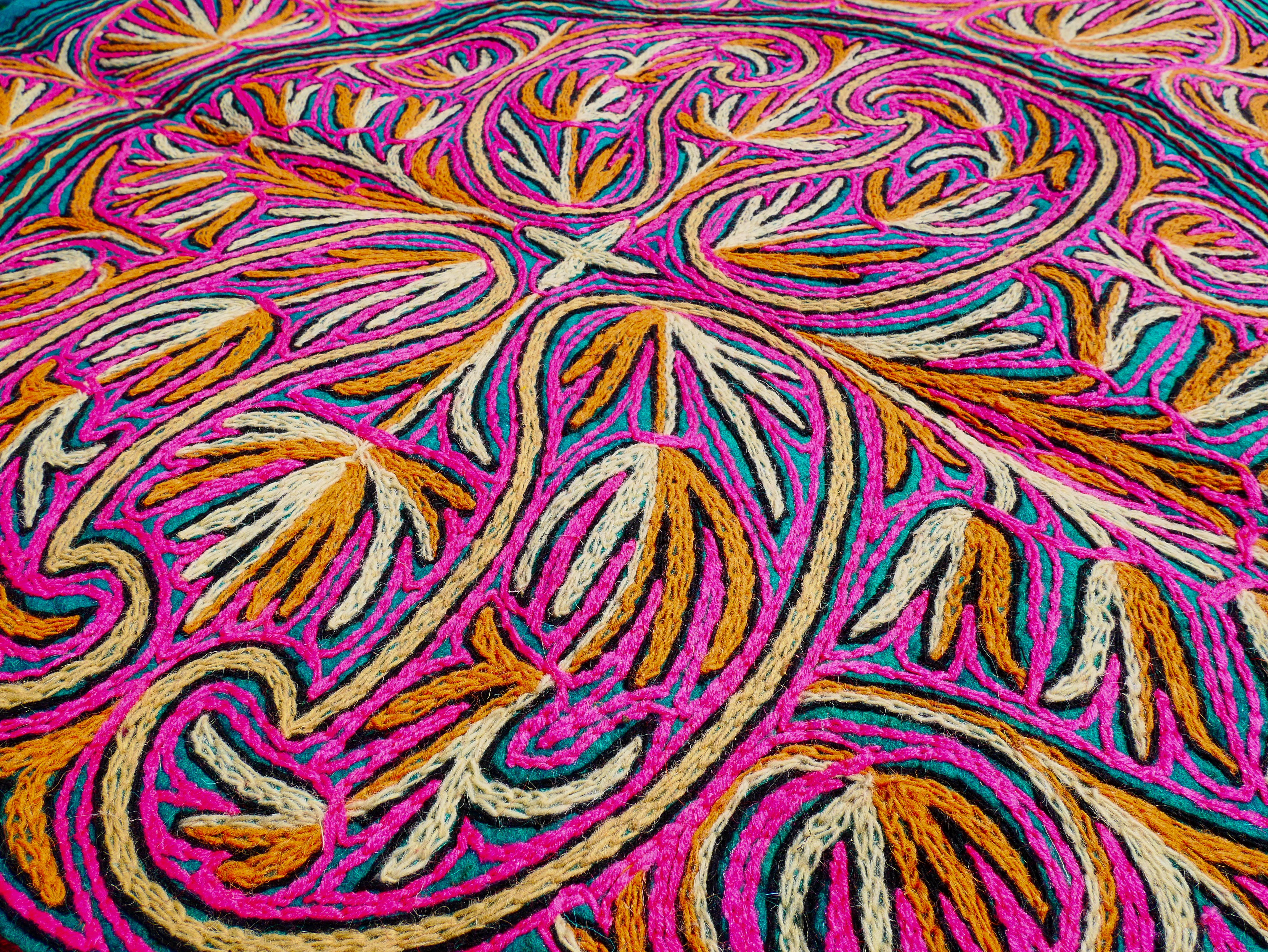 Alfombra Redonda de Lana Mandala de 1,5 m | Namda Hecho a Mano de Cachemira | Alfombra de Área Bordada Bohemia