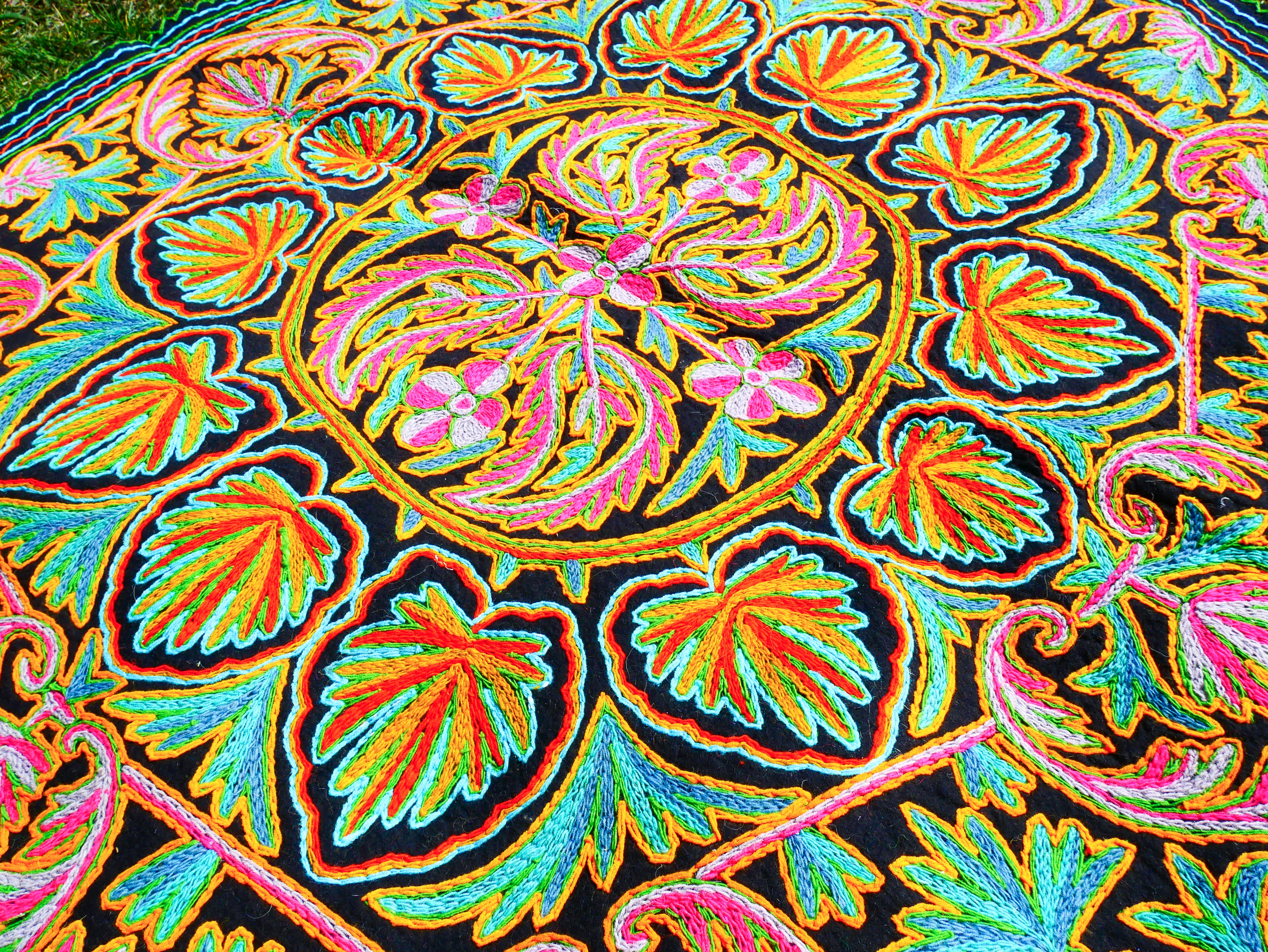 Round Wool Rug 5ft “Charcoal & Pink Mandala” | Hand-Felted Namda | Boho Kashmir Floor Art