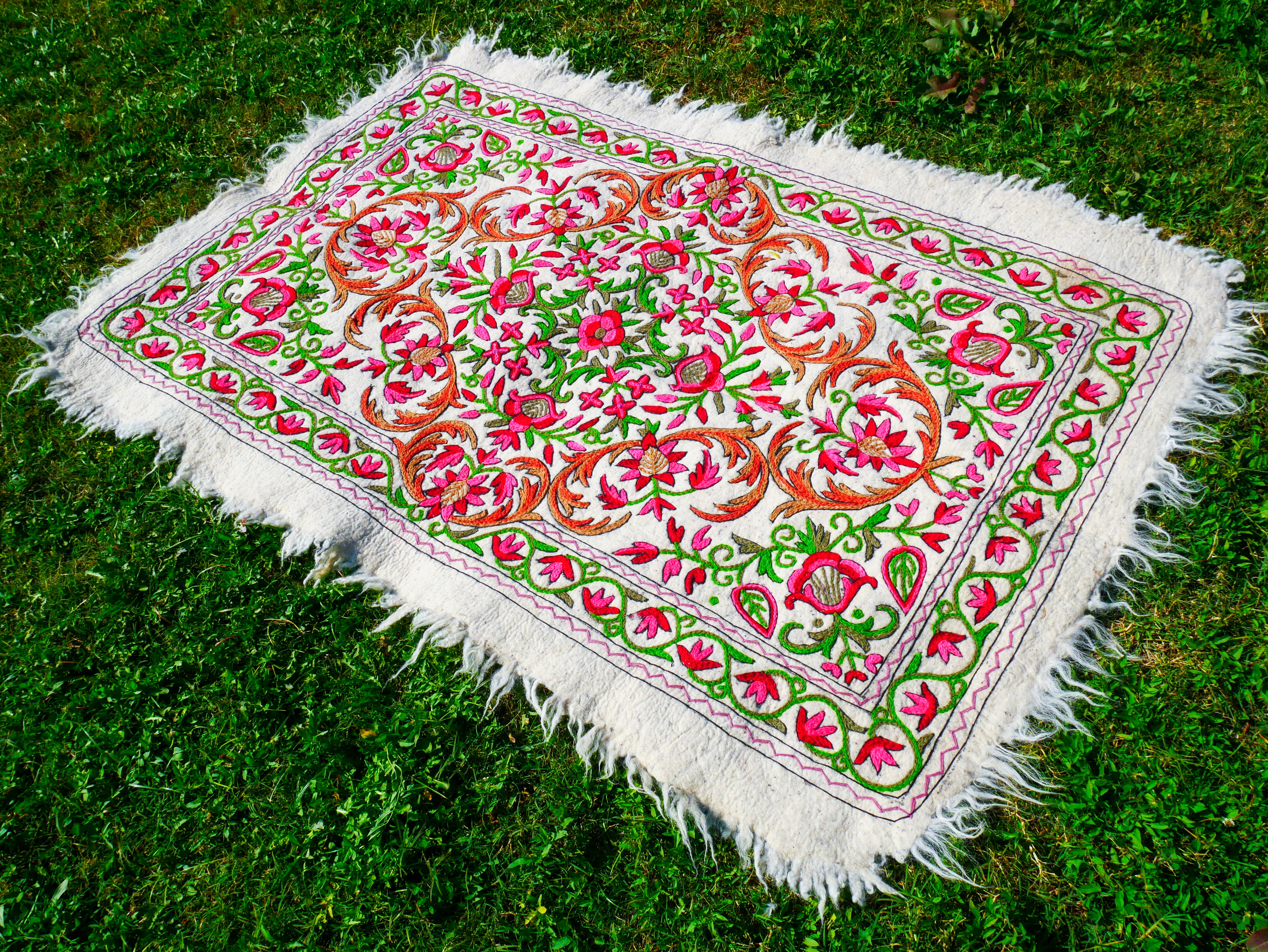Alfombra artesanal de Cachemira, Namda afieltrado a mano de Cachemira | Alfombra de área bohemia bordada floral