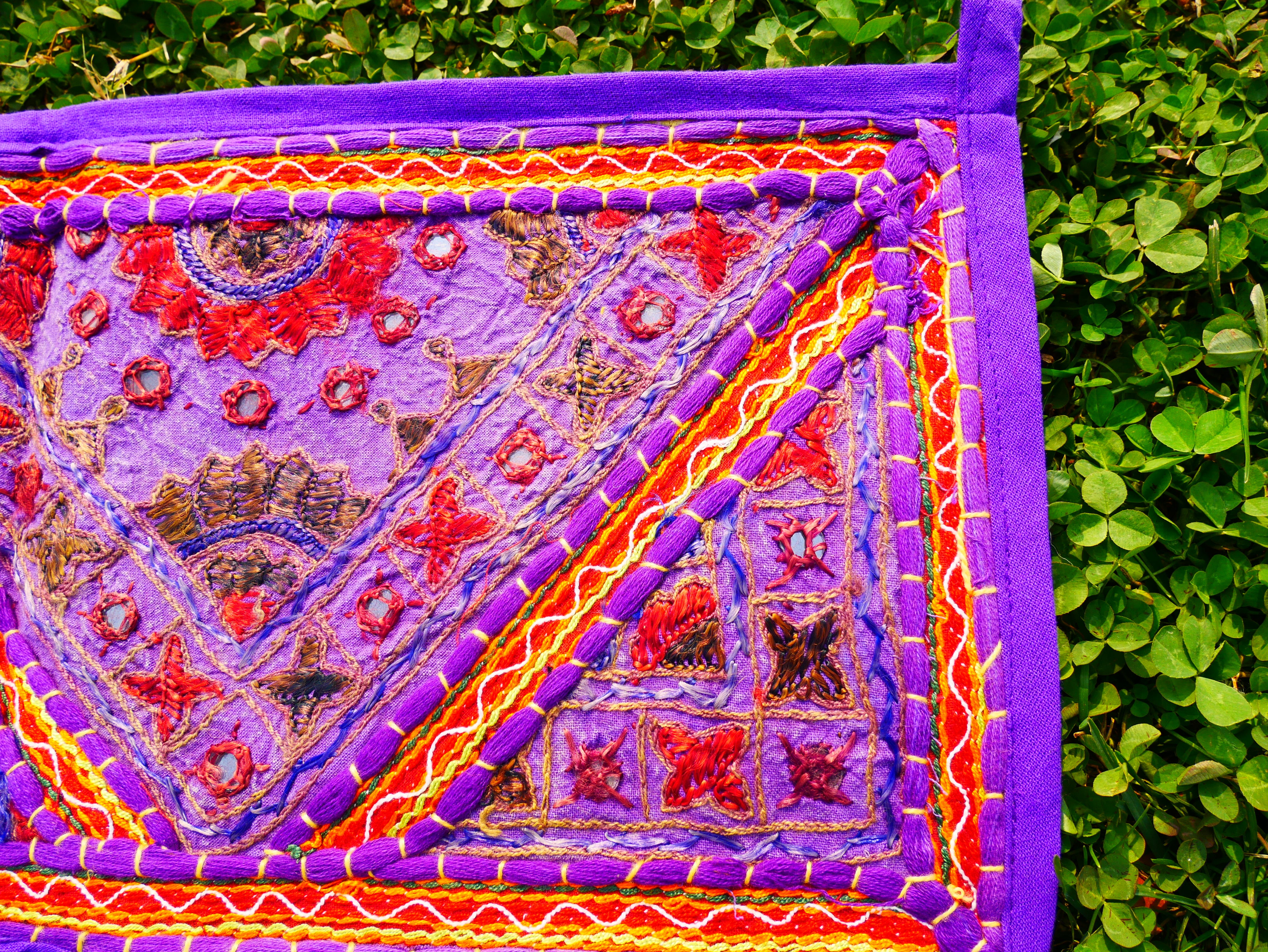 Torán bordado - Colgante de puerta indio - Cenefa de ventana boho morada