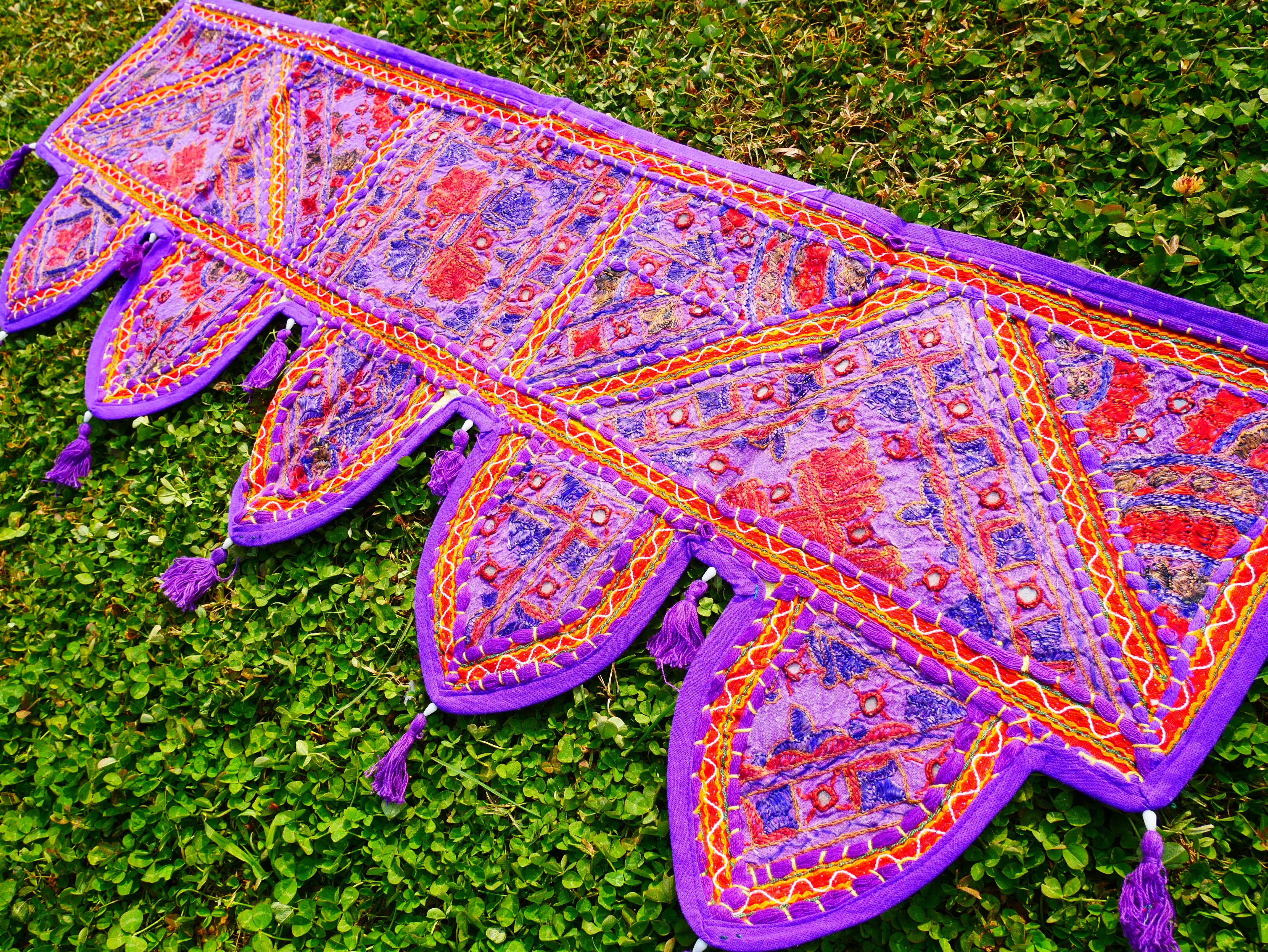 Toran bordado - Tapiz indio para puerta - Cenefa bohemia para ventana amarilla, roja o morada