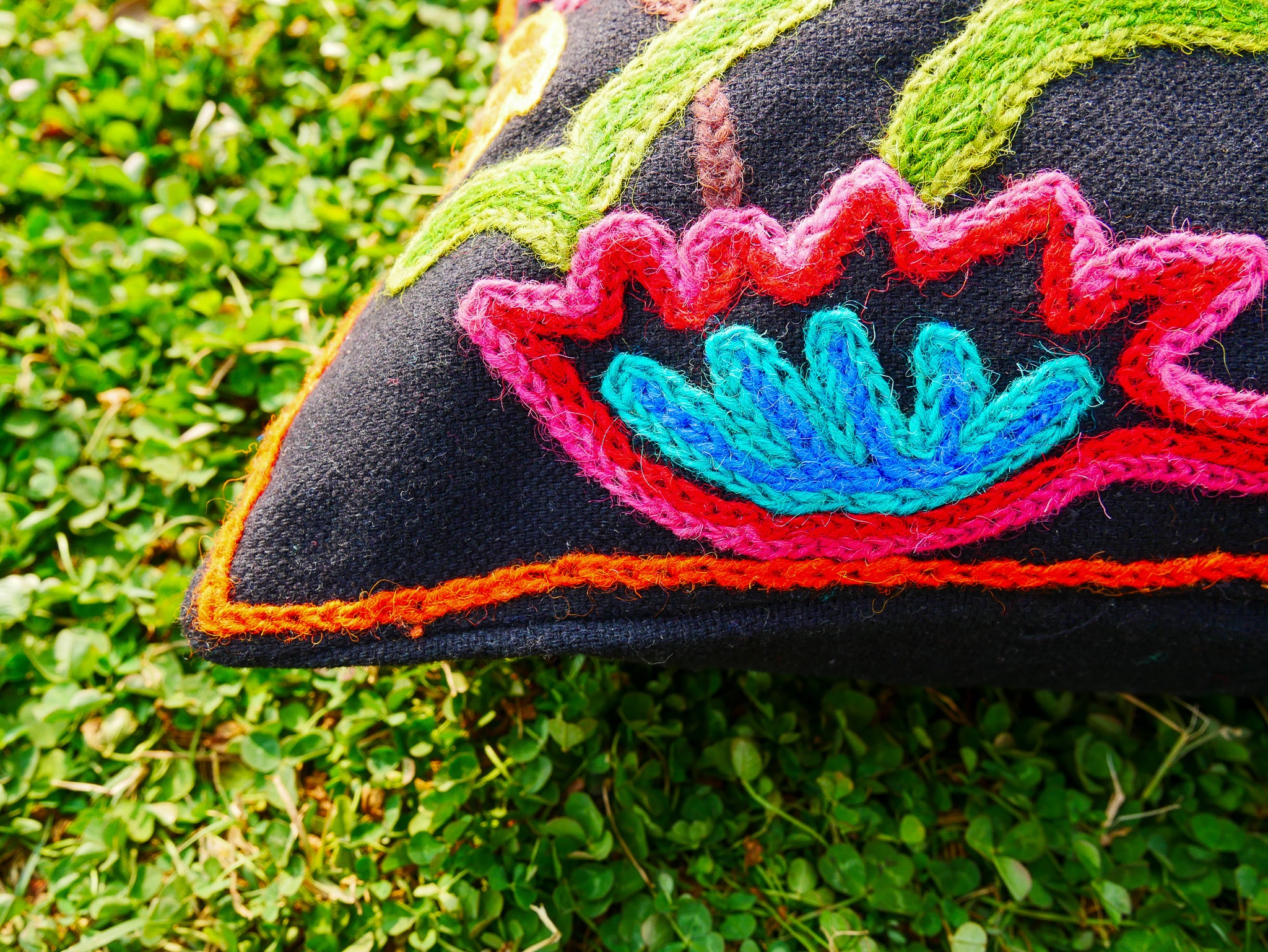 Fundas de cojín Crewel de Cachemira coloridas: Hechas a mano por artesanos 16x16 pulgadas