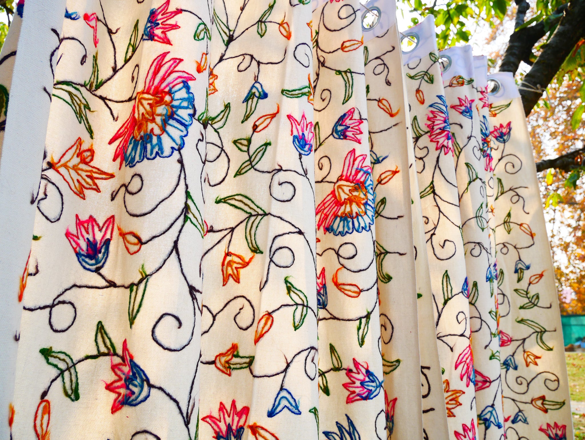 panel de cortina bordado a mano de Cachemira - cortina de flores de algodón y lana para dormitorio - cortina opaca estilo bohemio