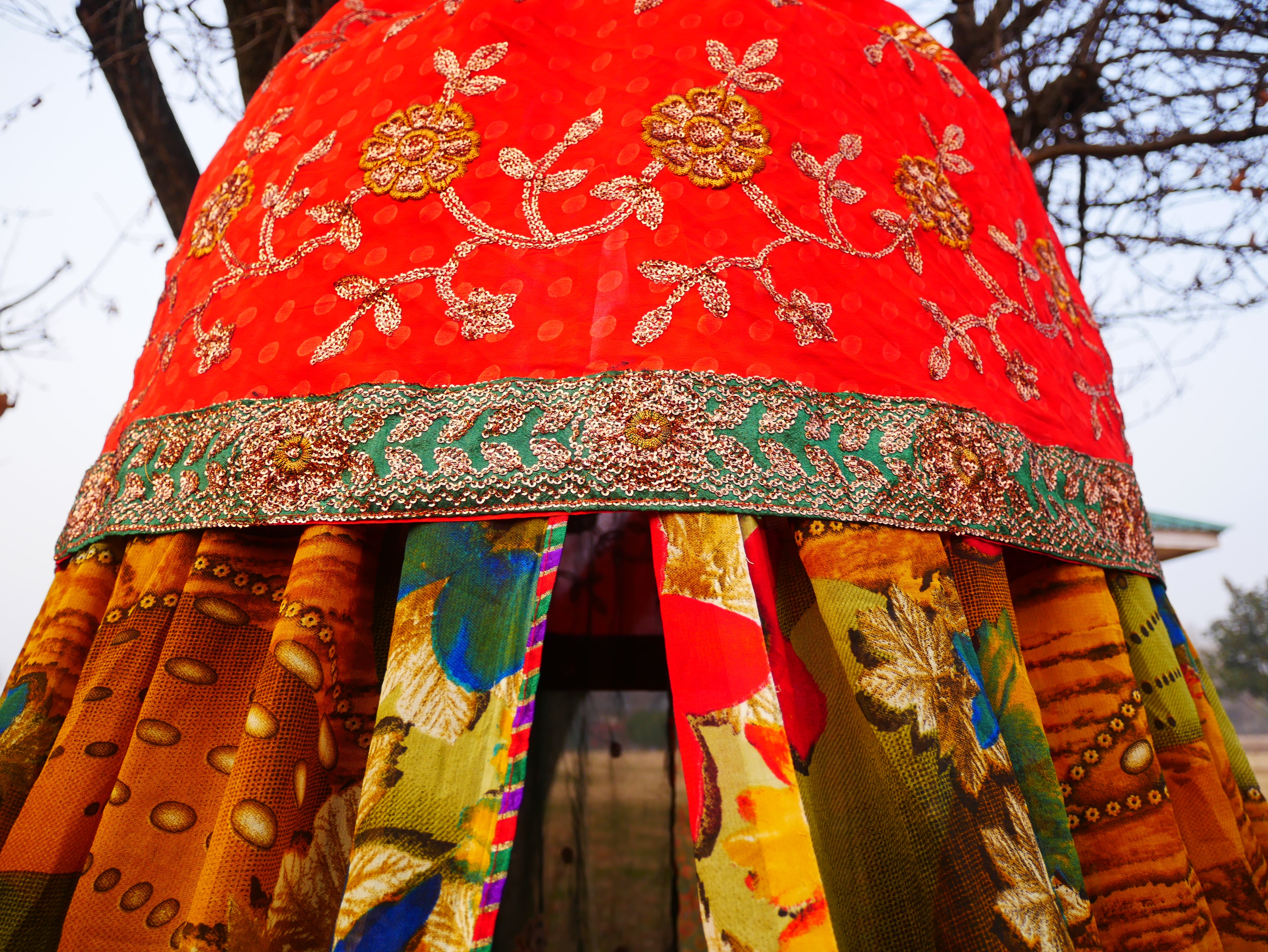 Round canopy Saree tent - bed canopy | Shanti baldachin for Meditation Spaces or Reading nooks