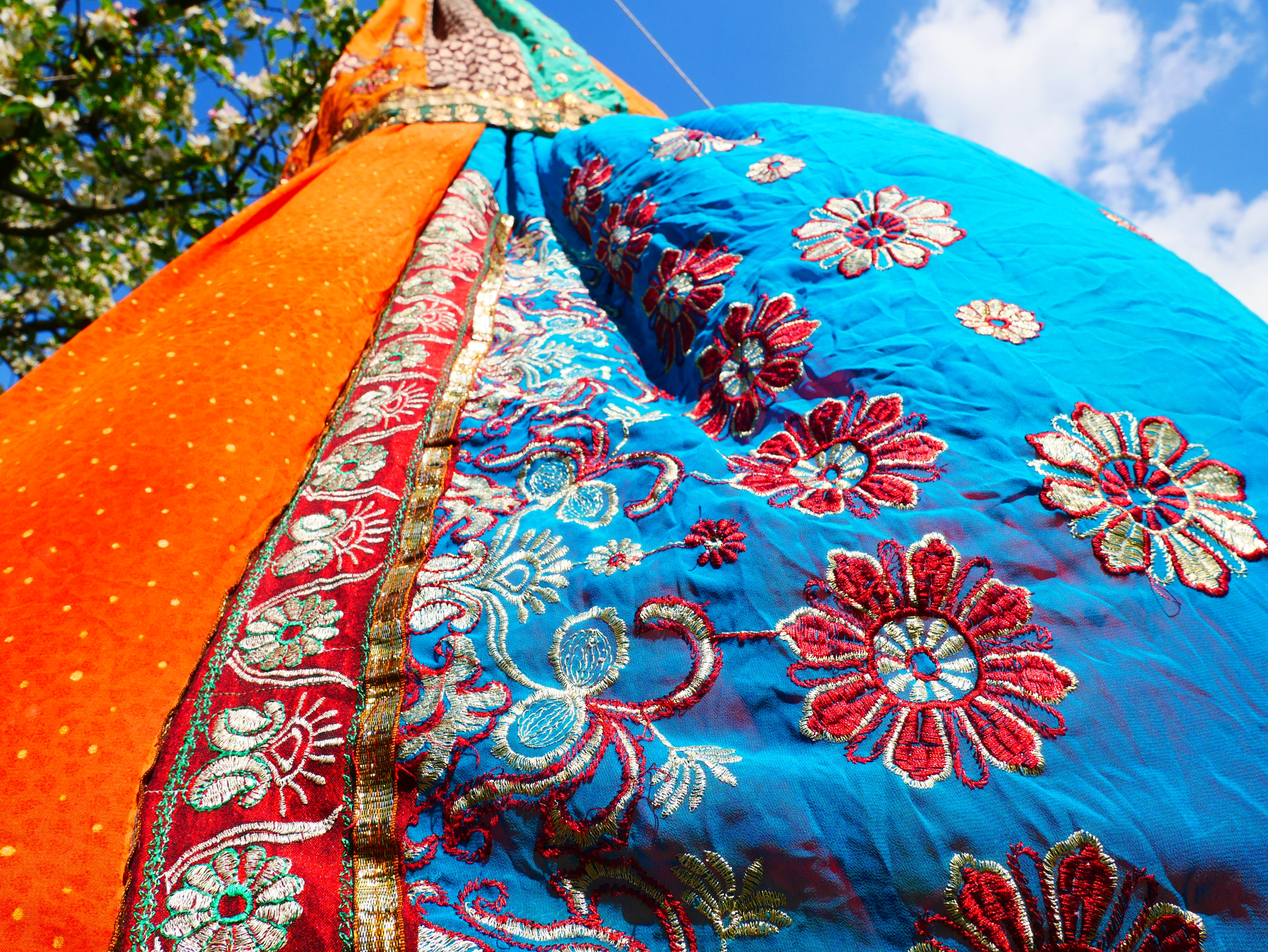 Saree canopy - indoor tent - bed canopy | bohemian wedding backdrop | meditation room - reading nook