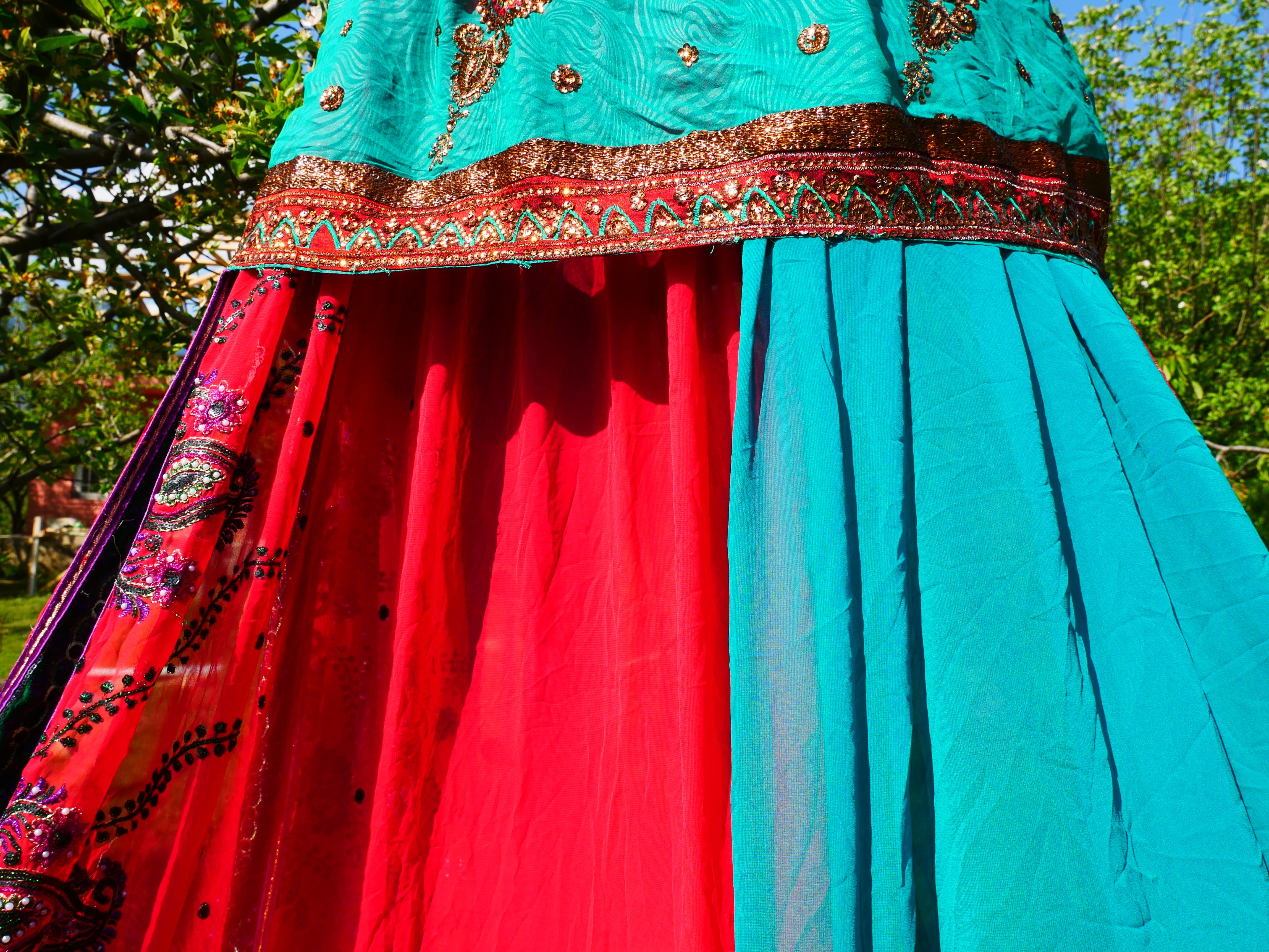 Tienda Shanti Canopy para sari - dosel para cama | Baldaquino de Cachemira para espacios de meditación o rincones de lectura