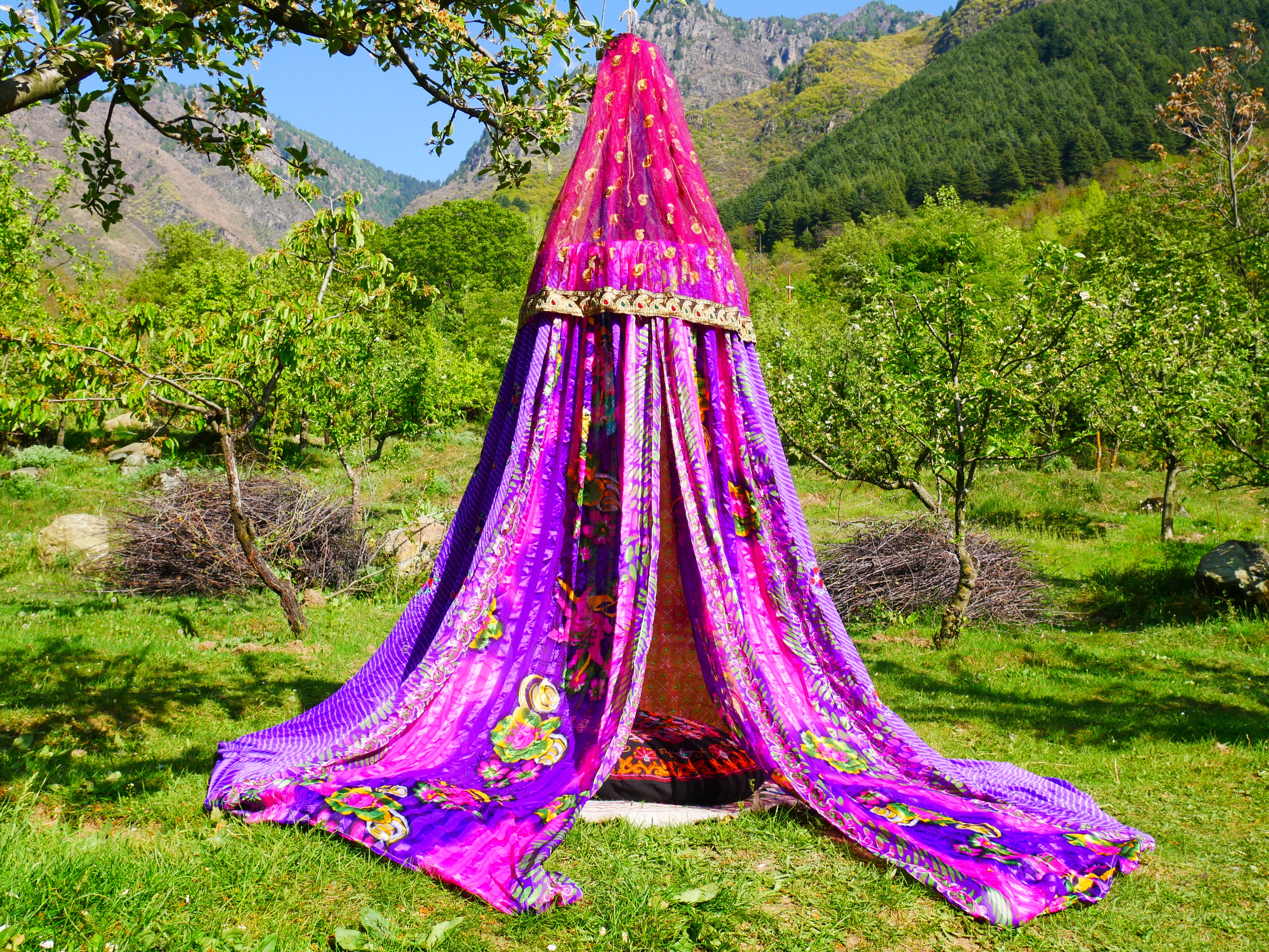 Saree canopy - indoor tent - bed canopy | bohemian wedding backdrop | meditation room - reading nook
