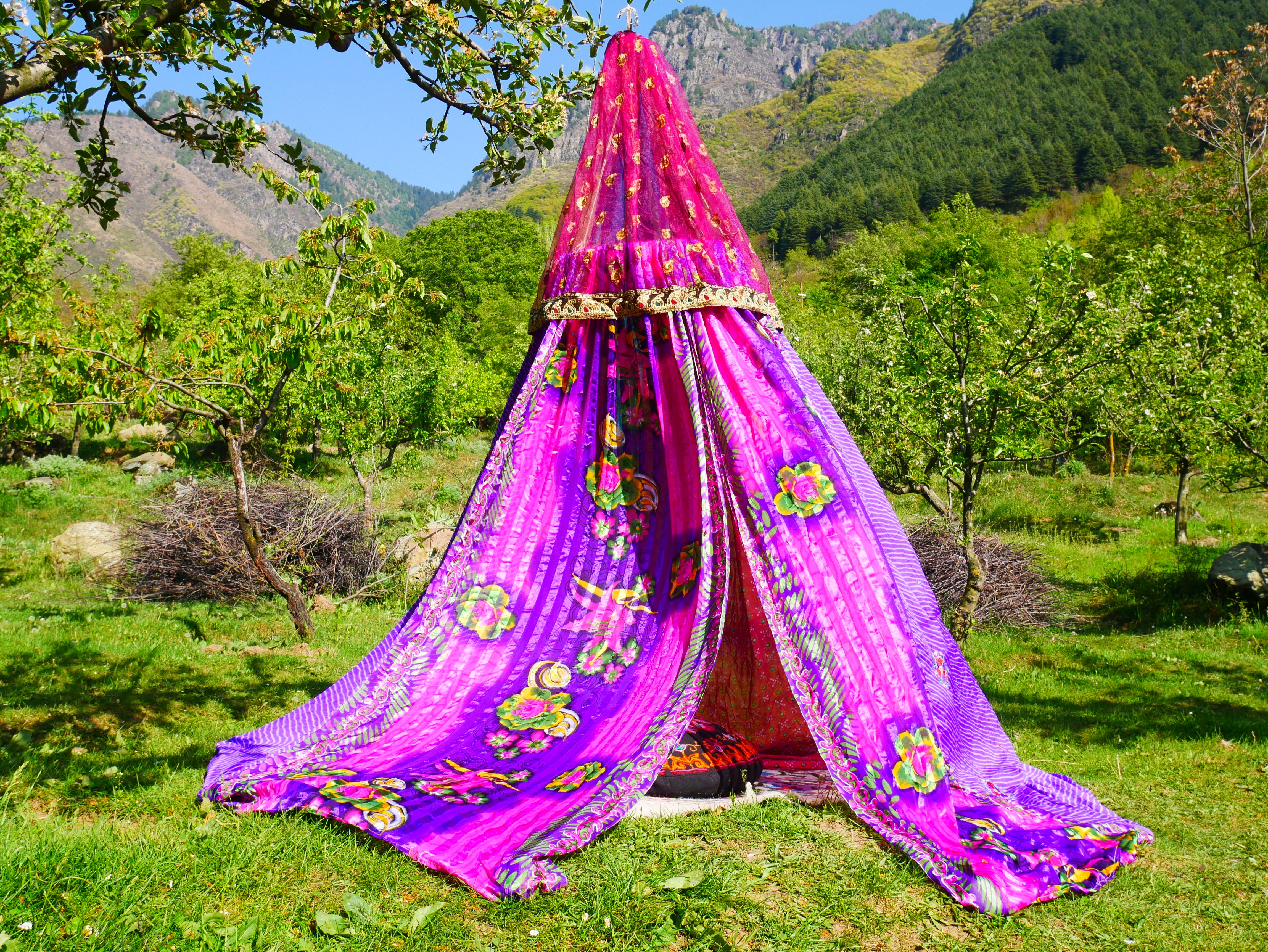 Saree canopy - indoor tent - bed canopy | bohemian wedding backdrop | meditation room - reading nook