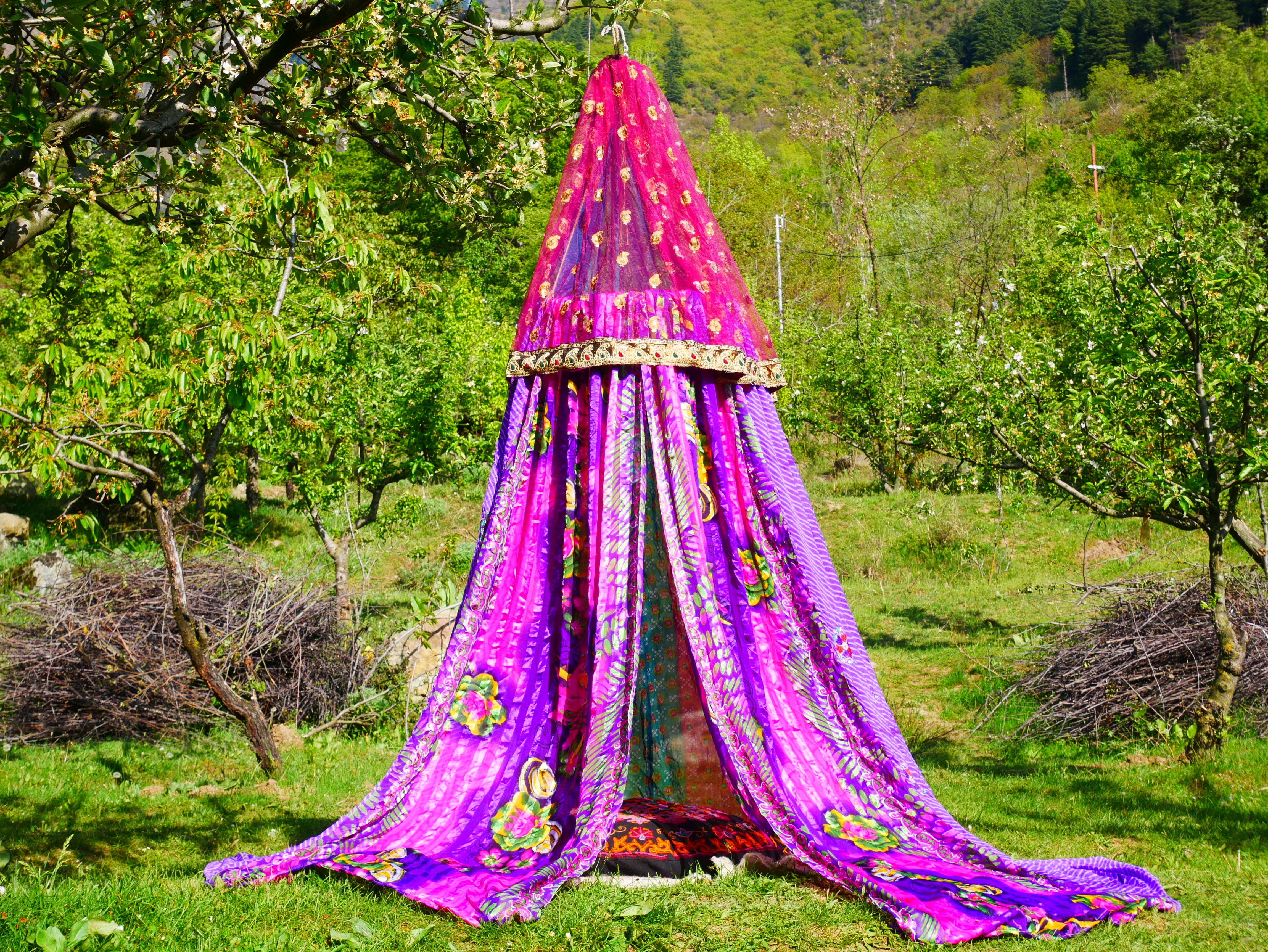 Saree canopy - indoor tent - bed canopy | bohemian wedding backdrop | meditation room - reading nook