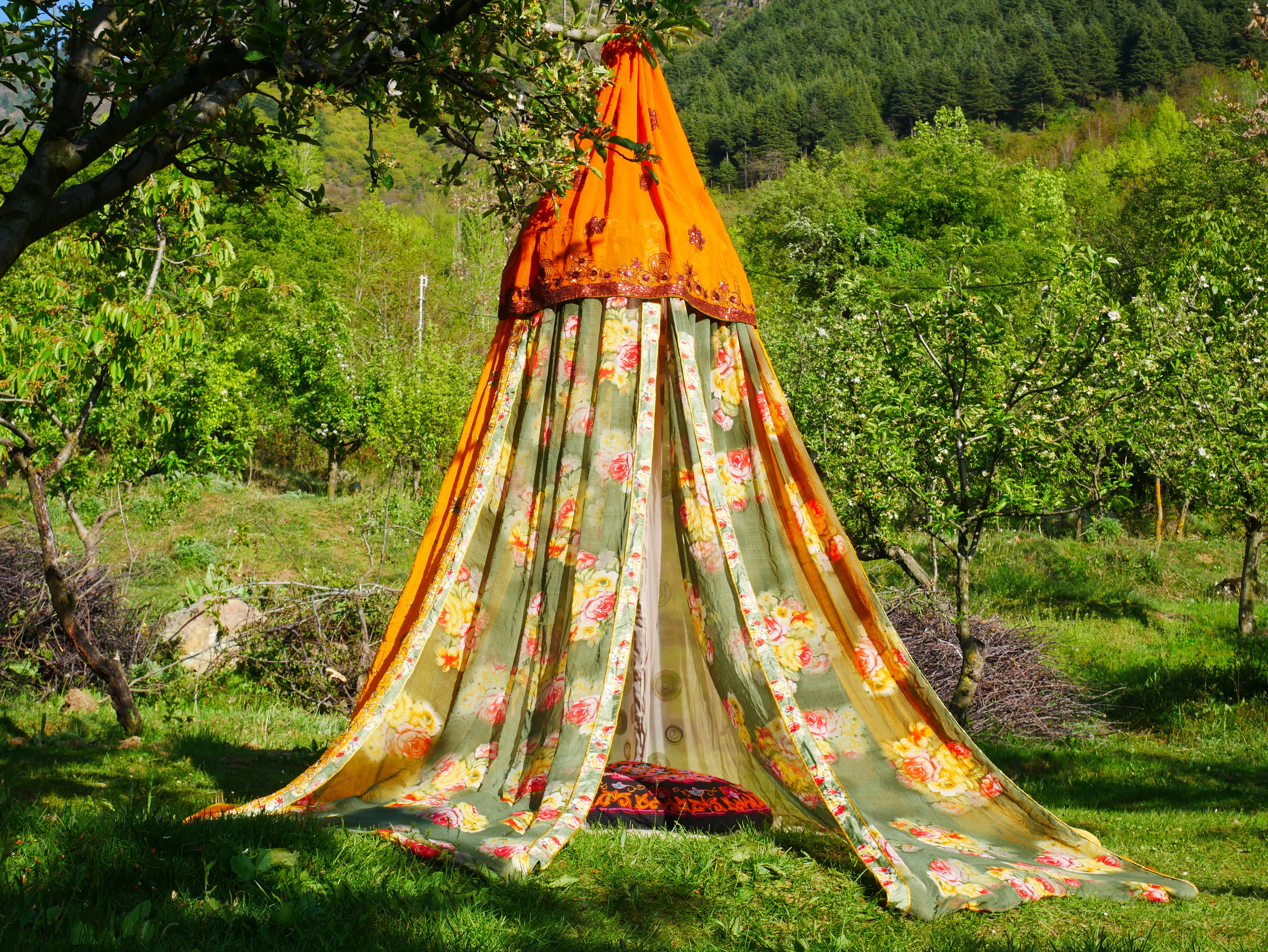 Saree canopy - indoor tent - bed canopy | bohemian wedding backdrop | meditation room - reading nook