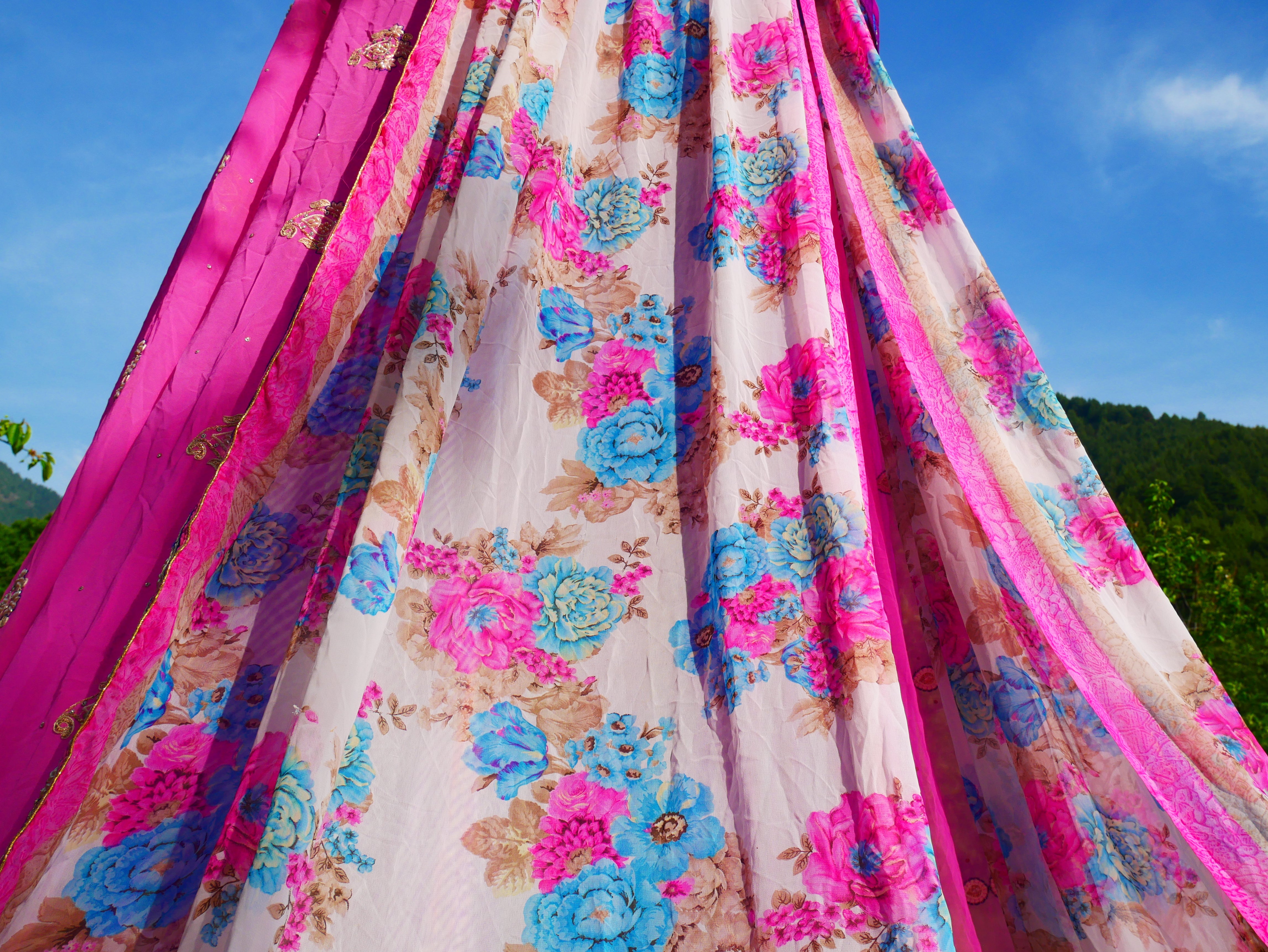 Round canopy Saree tent - bed canopy | Shanti baldachin for Meditation Spaces or Reading nooks