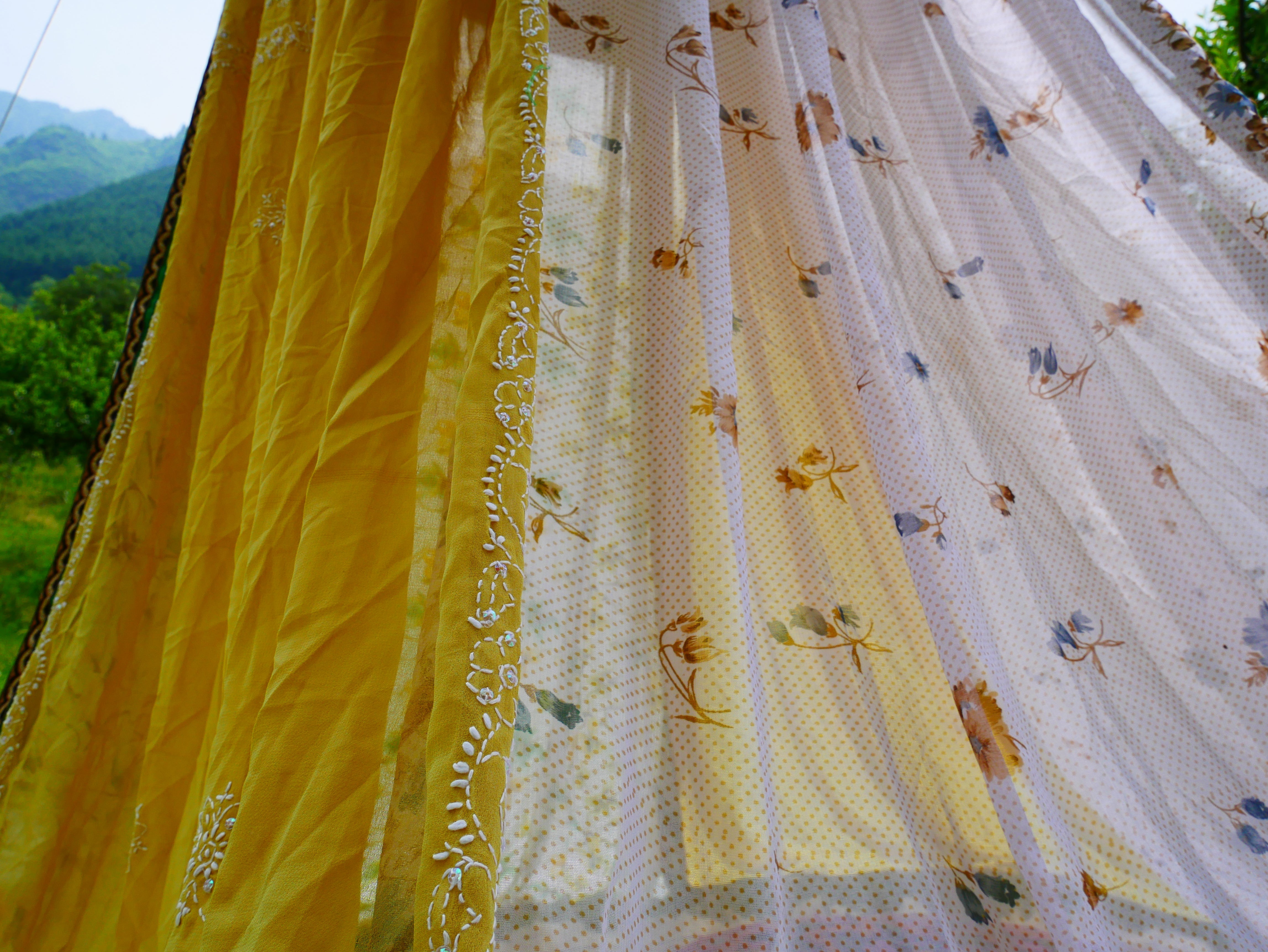 Boho Baldachin - Saree Zelt - Betthimmel | böhmische Hochzeitskulisse – Hippie-Dekor – Sitzbereich auf dem Boden | Meditationsraum - Shanti-Baldachin