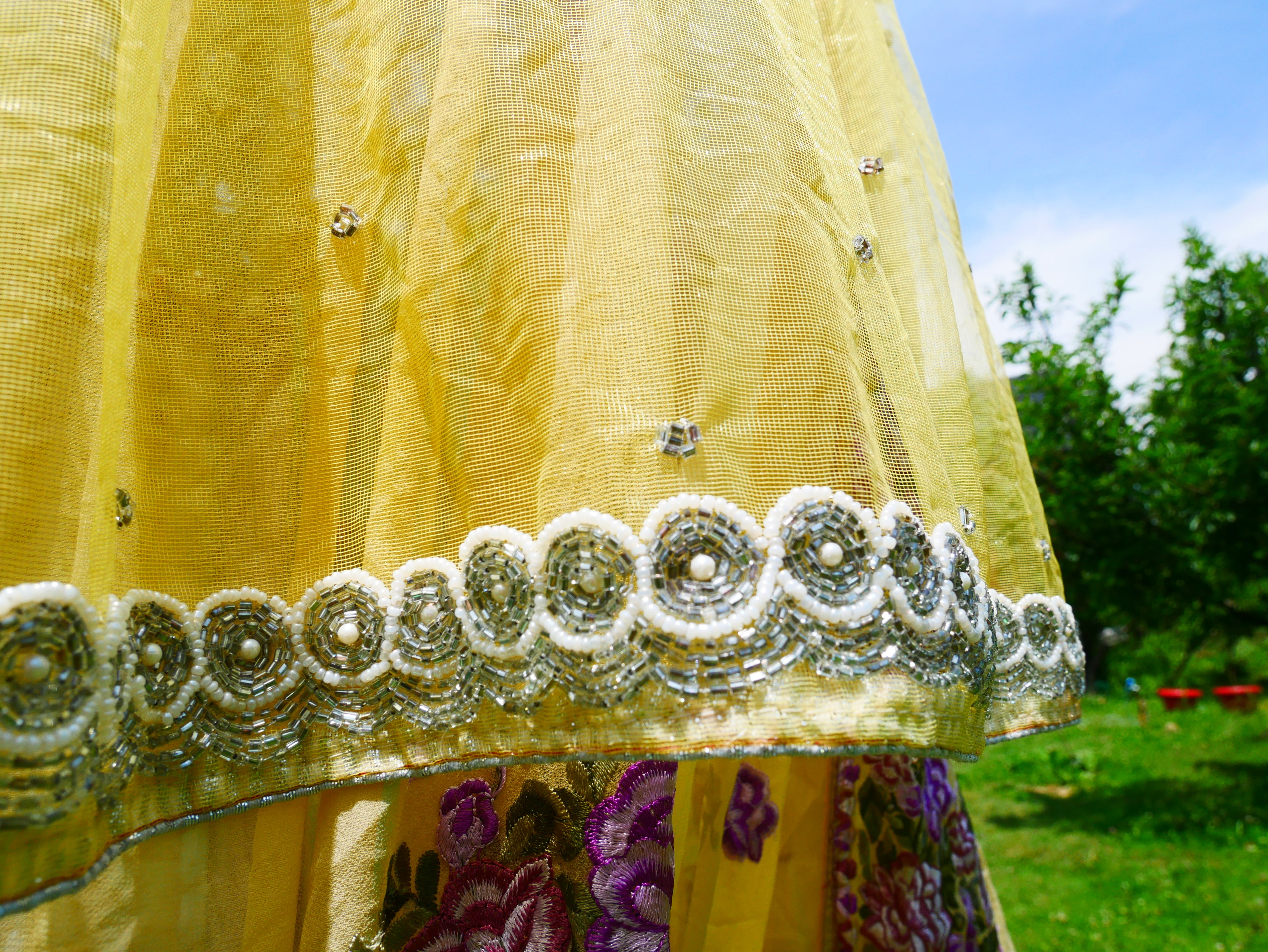 Wedding saree canopy - Saree tent - bed canopy | hippie decor - Shanti baldachin for Meditation Spaces or Reading nooks