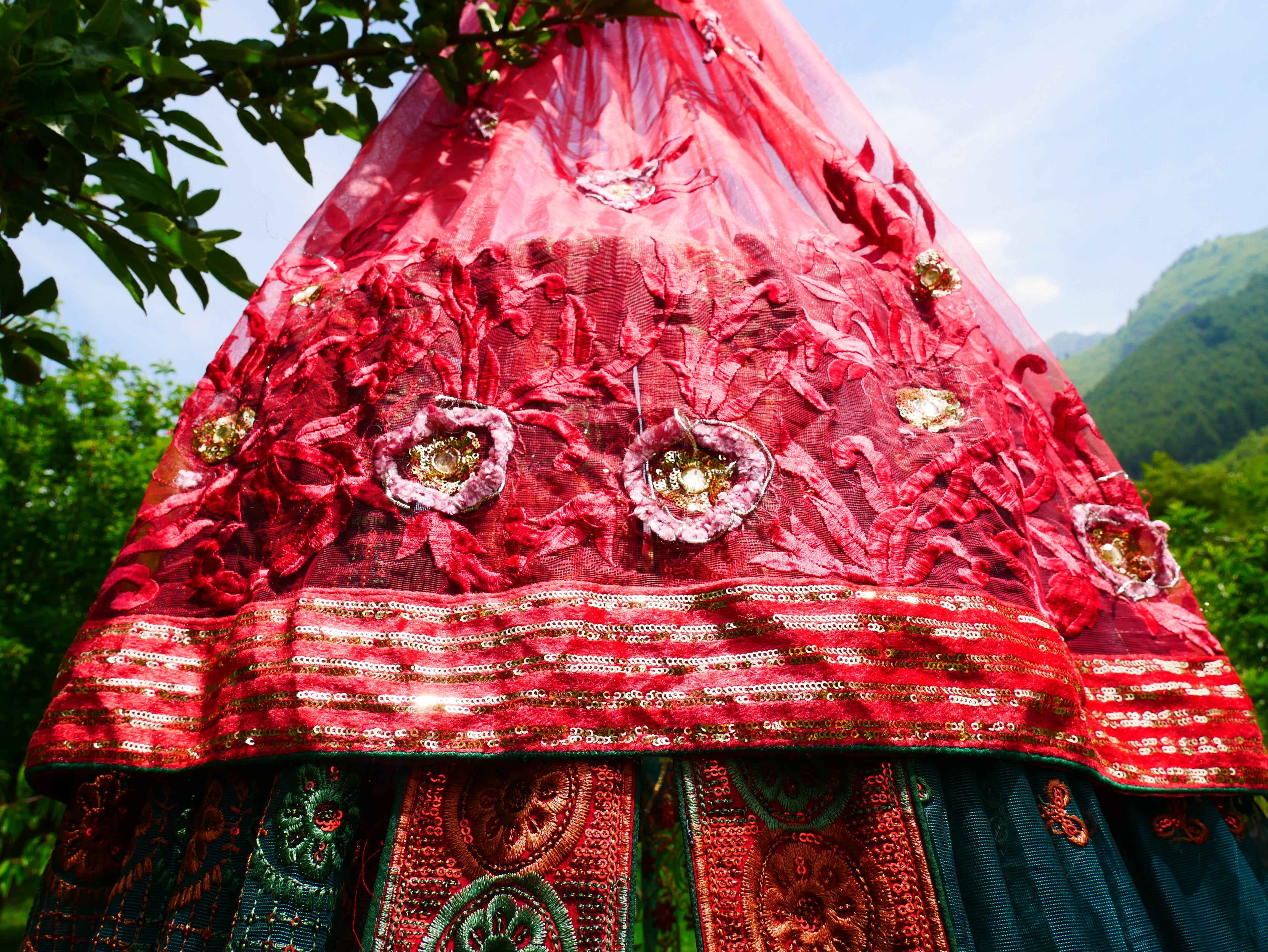 Kashmiri Canopy Saree tent - Bed Canopy | Shanti baldachin for Meditation Spaces or Kids play tent