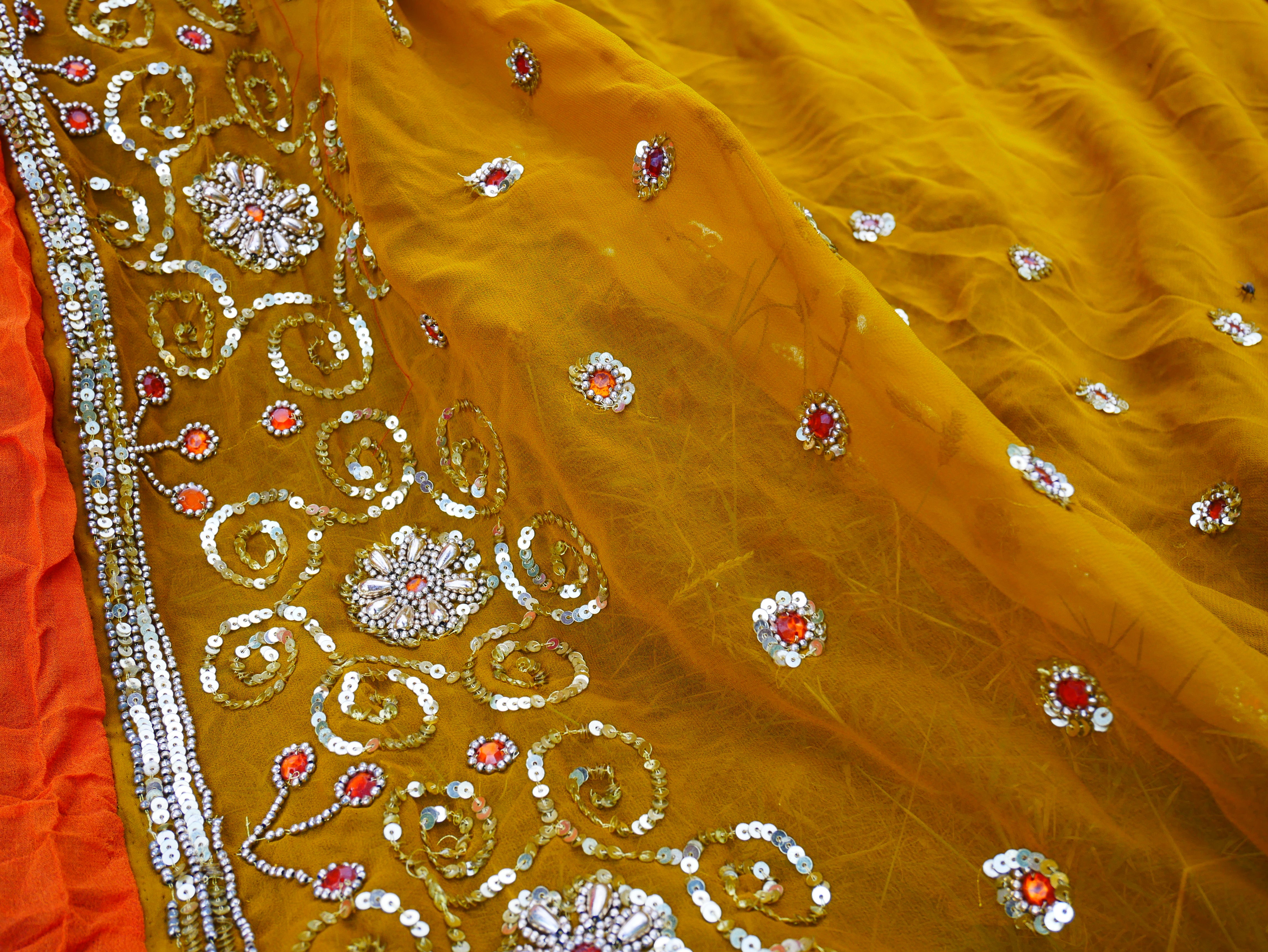 Boho Baldachin - Saree Zelt - Betthimmel | böhmische Hochzeitskulisse – Hippie-Dekor – Sitzbereich auf dem Boden | Meditationsraum - Shanti-Baldachin