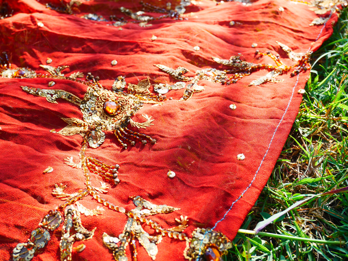 Saree canopy - indoor tent - bed canopy | bohemian wedding backdrop | meditation room - reading nook